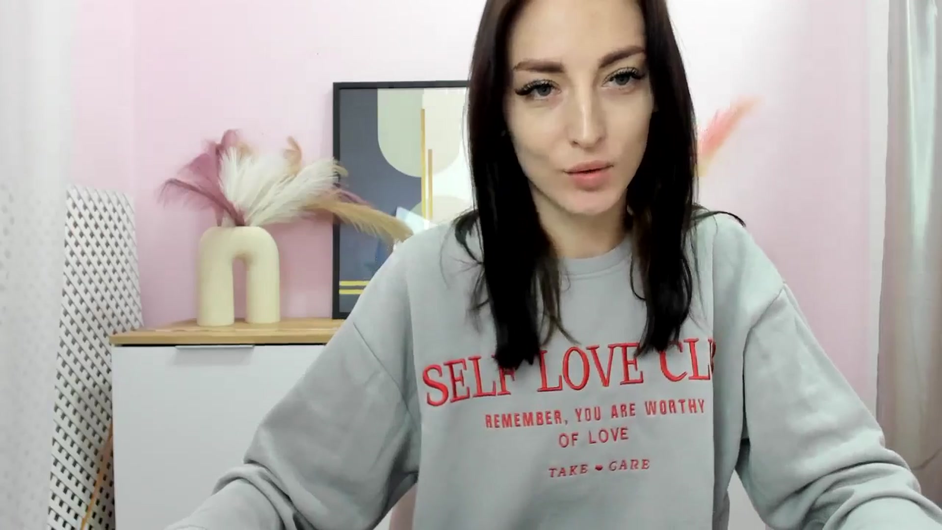 Gallery image thumbnail from KiiraDream's myfreecams stream on, 04/23/2025, 10:40 image 10 of 20
