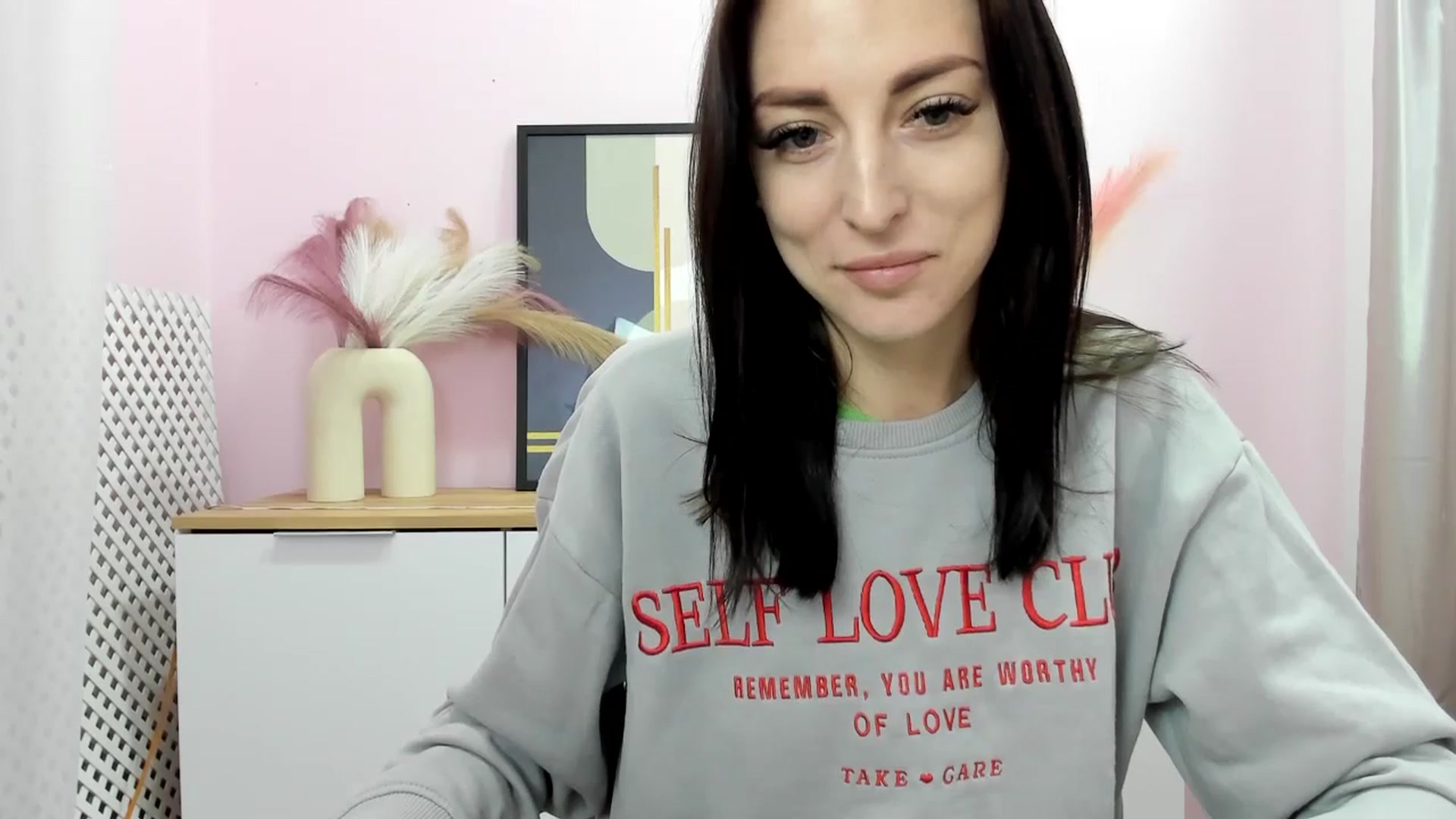 Gallery image thumbnail from KiiraDream's myfreecams stream on, 04/23/2025, 11:17 image 4 of 20