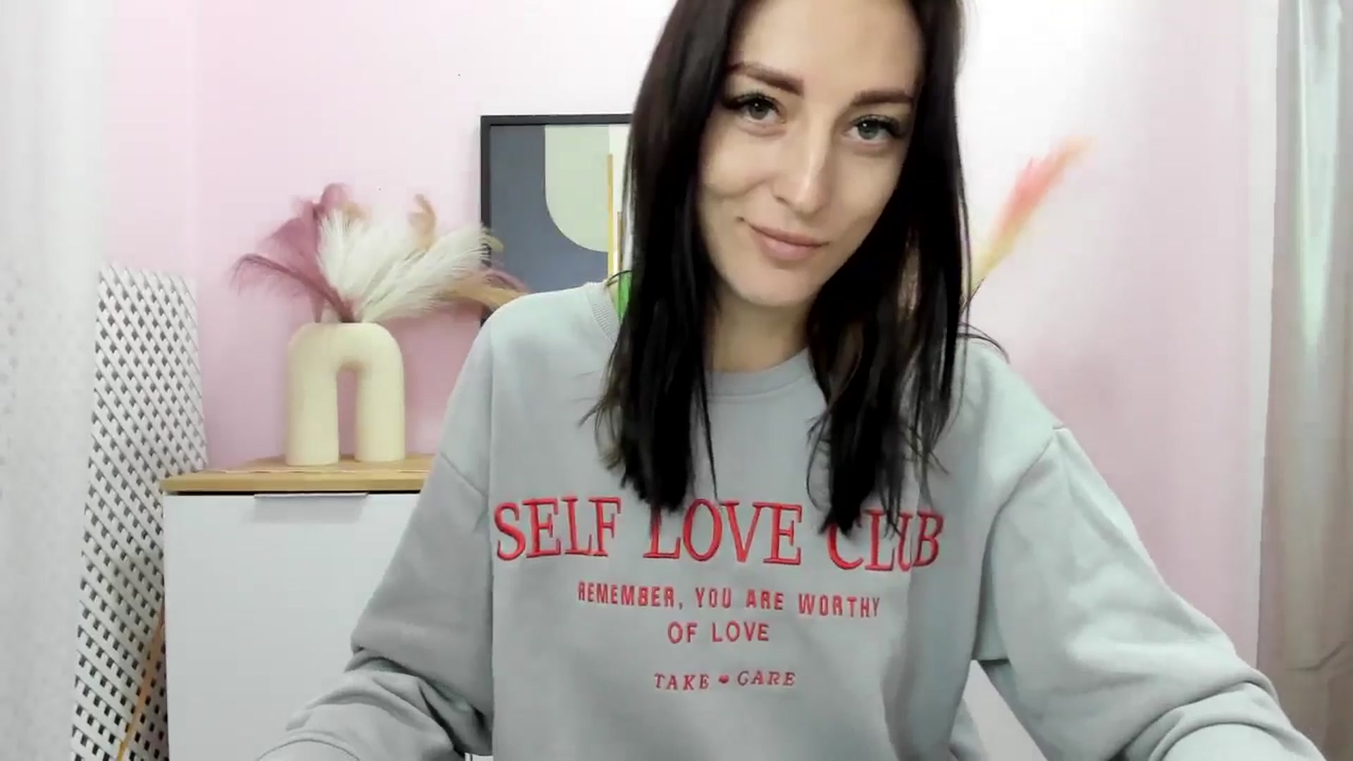 Gallery image thumbnail from KiiraDream's myfreecams stream on, 04/23/2025, 11:17 image 7 of 20