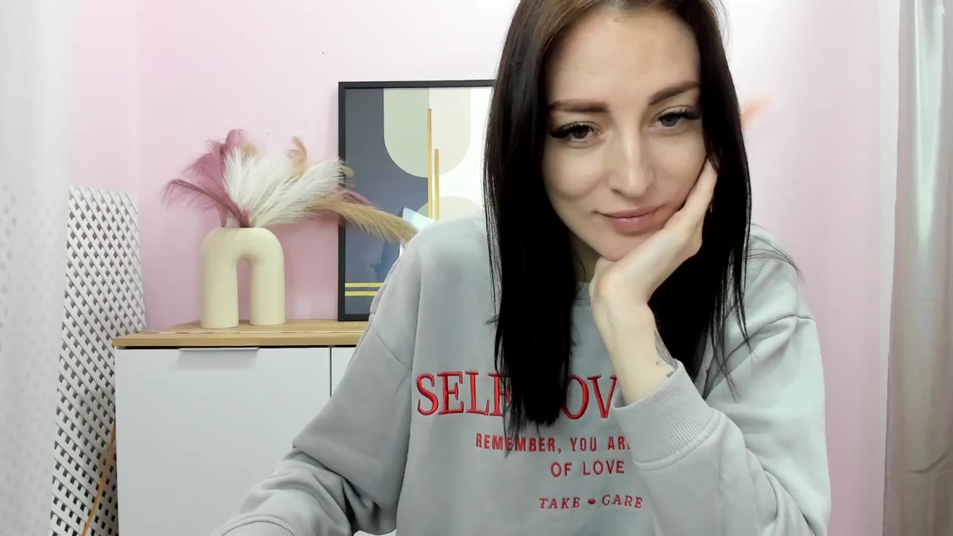 Gallery image thumbnail from KiiraDream's myfreecams stream on, 04/23/2025, 11:17 image 10 of 20