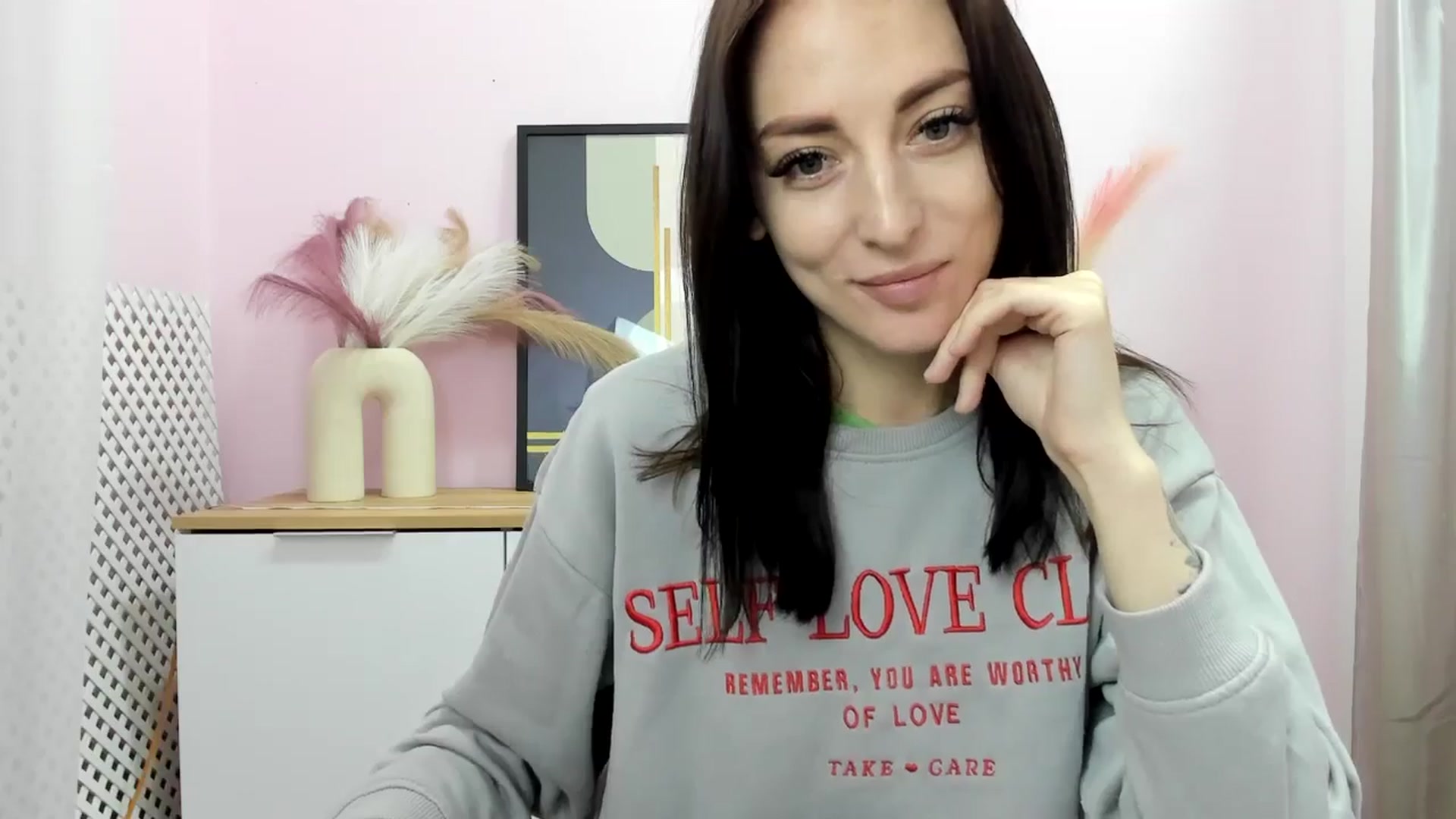 Gallery image thumbnail from KiiraDream's myfreecams stream on, 04/23/2025, 11:17 image 3 of 20
