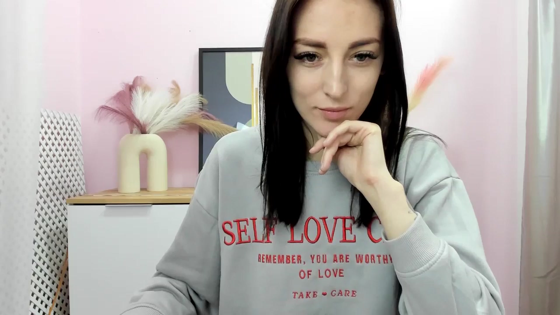 Gallery image thumbnail from KiiraDream's myfreecams stream on, 04/23/2025, 11:17 image 8 of 20
