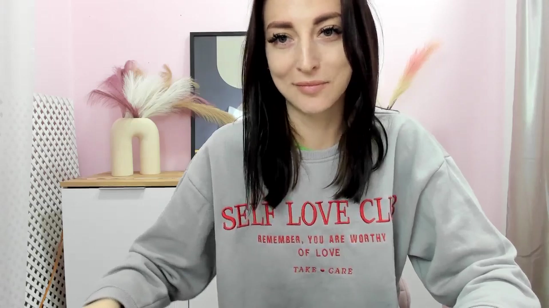 Gallery image thumbnail from KiiraDream's myfreecams stream on, 04/23/2025, 11:51 image 12 of 20