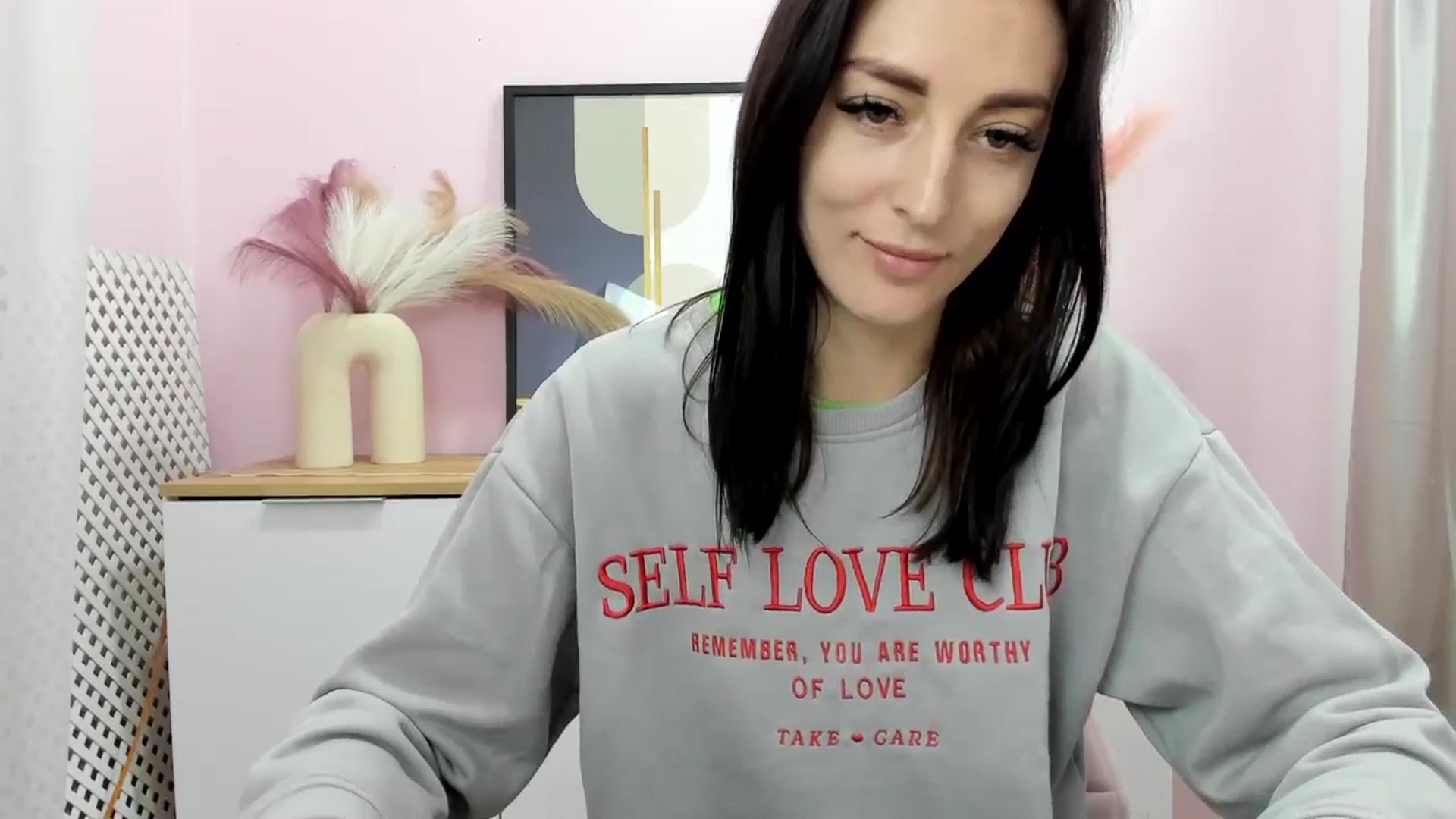 Gallery image thumbnail from KiiraDream's myfreecams stream on, 04/23/2025, 11:51 image 11 of 20