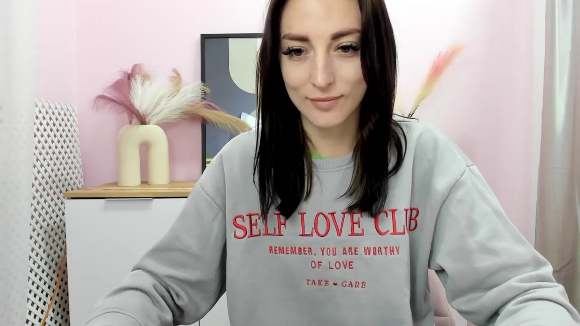 Gallery image thumbnail from KiiraDream's myfreecams stream on, 04/23/2025, 11:51 image 10 of 20