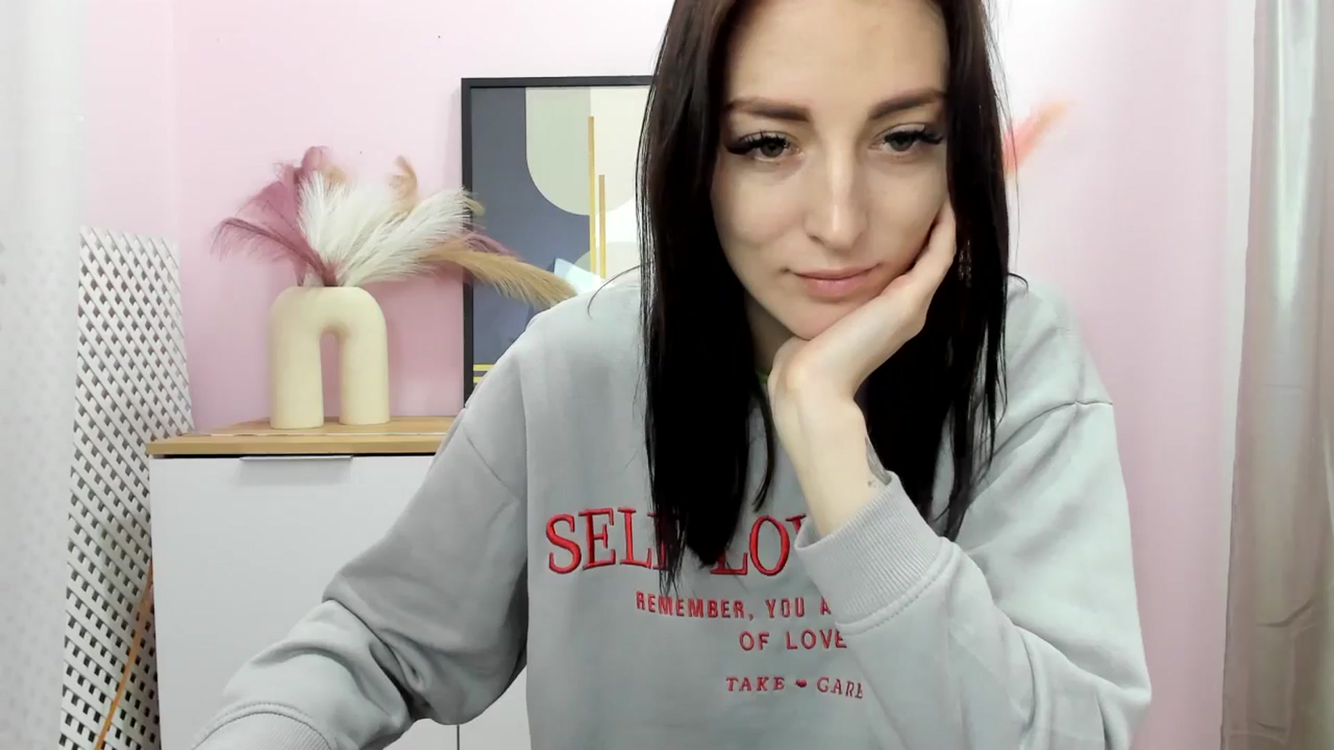 Gallery image thumbnail from KiiraDream's myfreecams stream on, 04/23/2025, 11:51 image 3 of 20