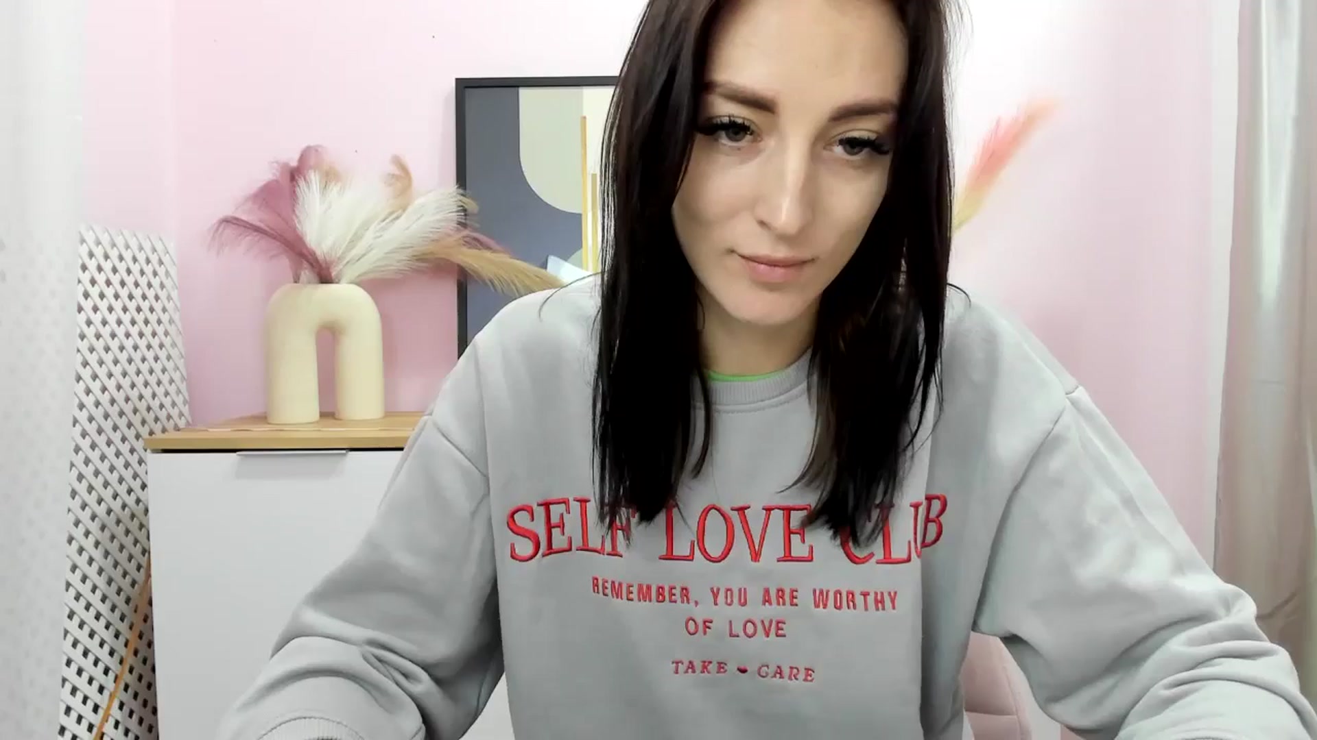 Gallery image thumbnail from KiiraDream's myfreecams stream on, 04/23/2025, 11:51 image 1 of 20