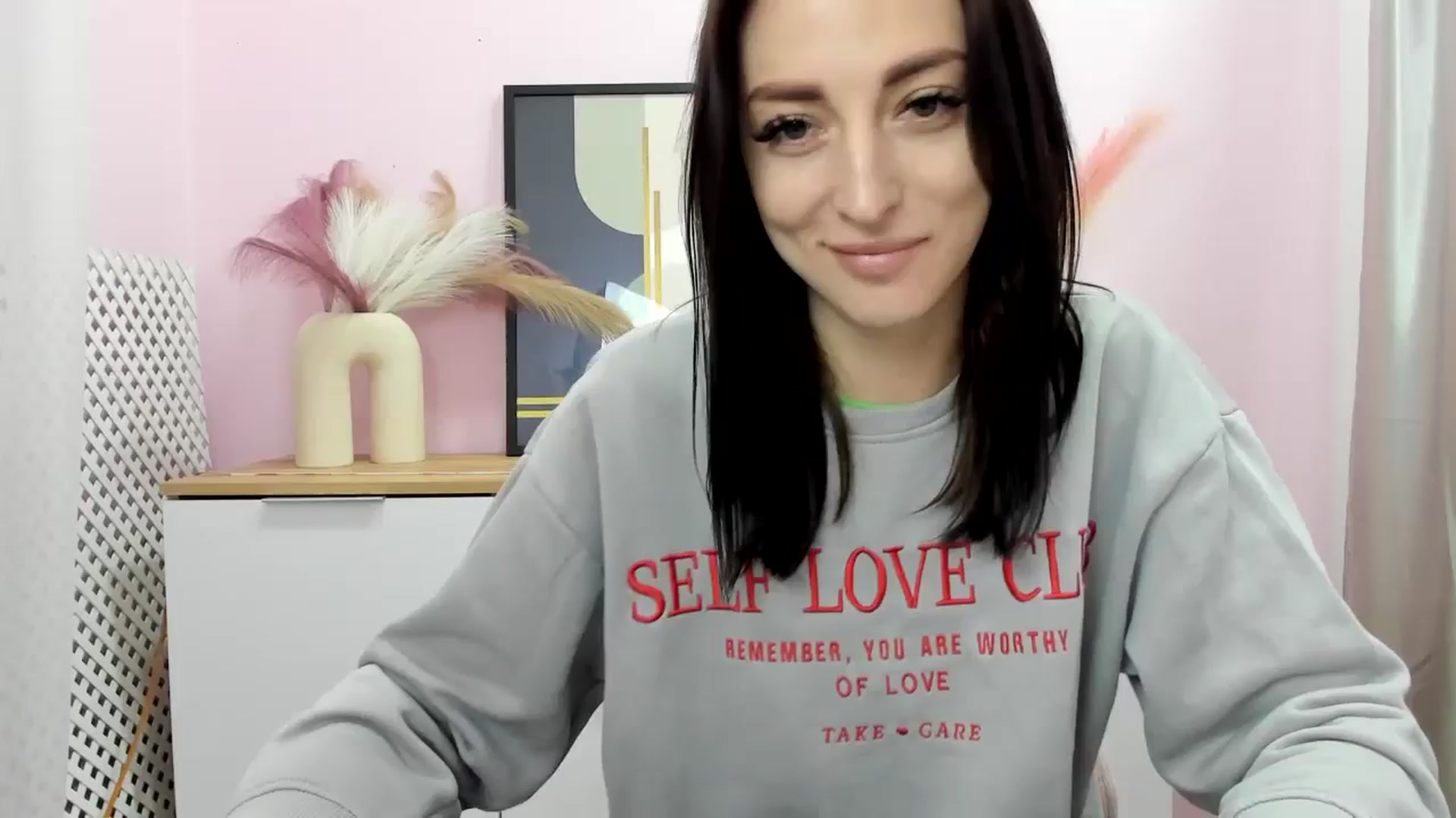 Gallery image thumbnail from KiiraDream's myfreecams stream on, 04/23/2025, 11:51 image 6 of 20