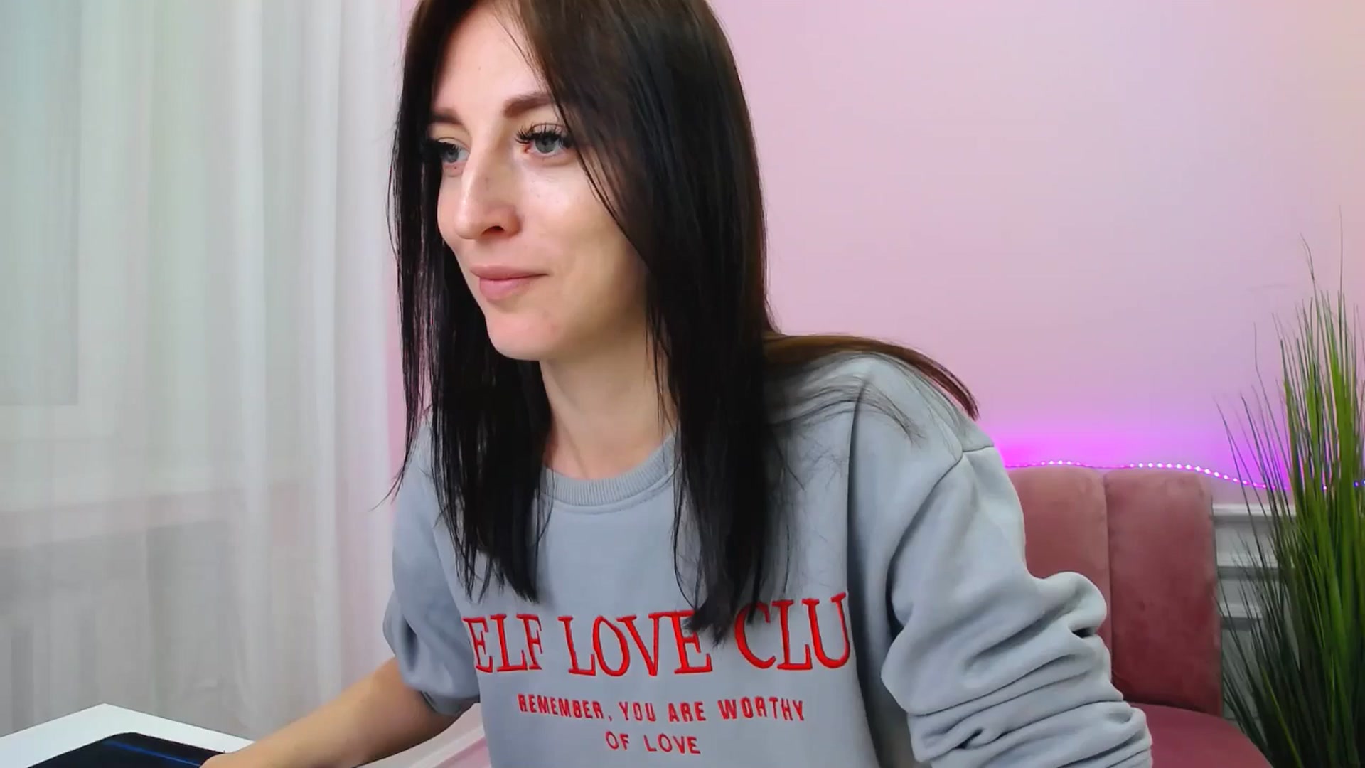 Gallery image thumbnail from KiiraDream's myfreecams stream on, 04/26/2025, 09:58 image 10 of 20