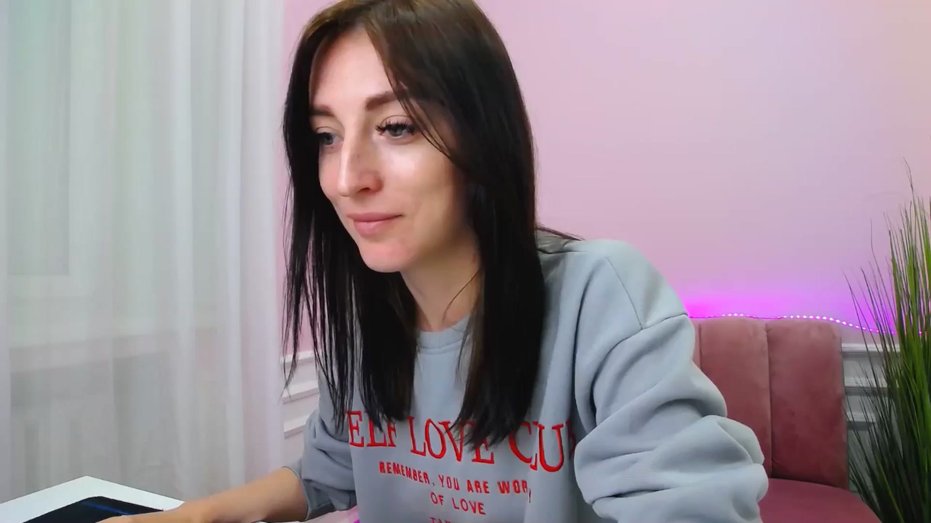 Gallery image thumbnail from KiiraDream's myfreecams stream on, 04/26/2025, 11:56 image 15 of 20