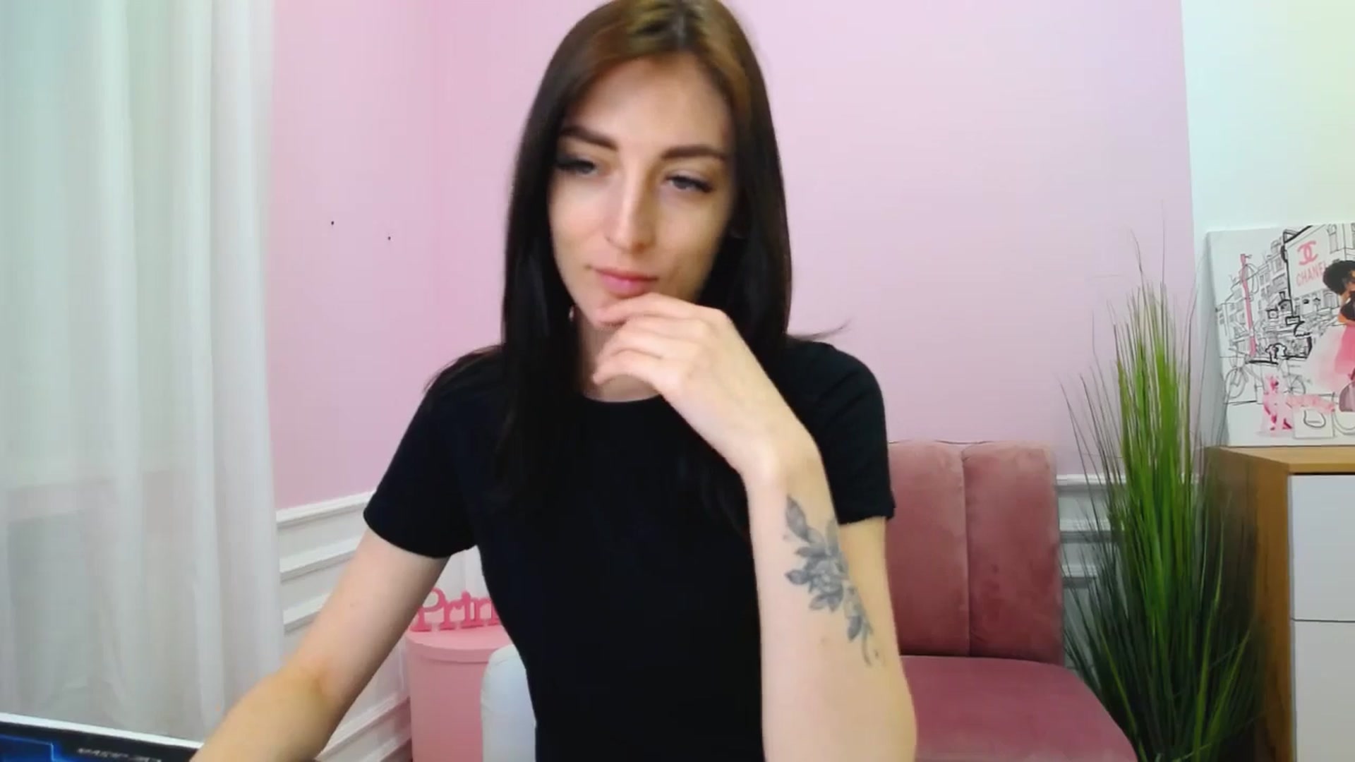 Gallery image thumbnail from KiiraDream's myfreecams stream on, 04/27/2025, 10:03 image 13 of 20