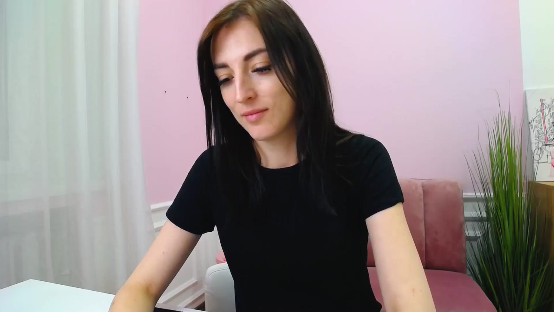 Gallery image thumbnail from KiiraDream's myfreecams stream on, 04/27/2025, 11:20 image 3 of 20