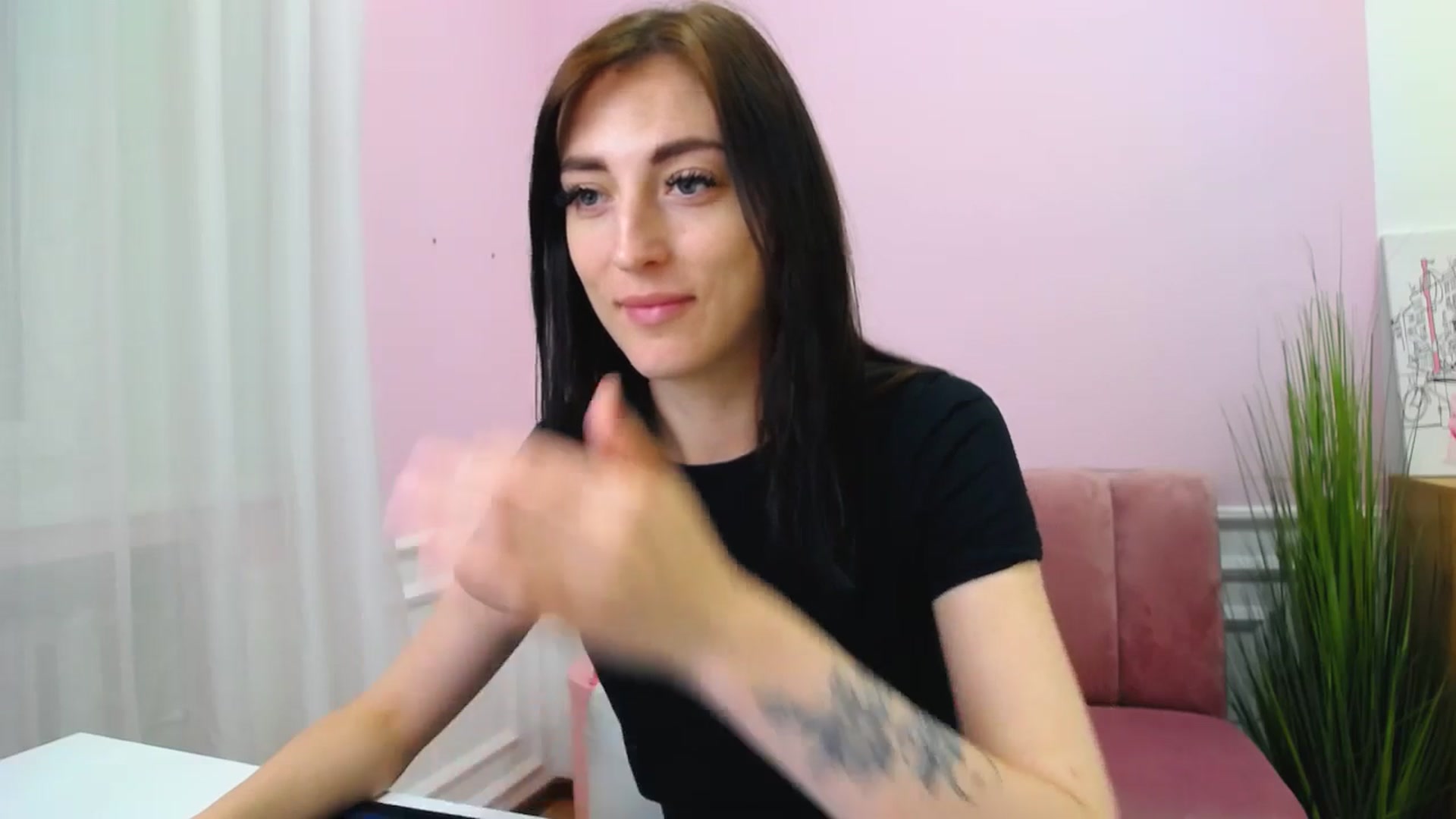 Gallery image thumbnail from KiiraDream's myfreecams stream on, 04/27/2025, 11:20 image 11 of 20