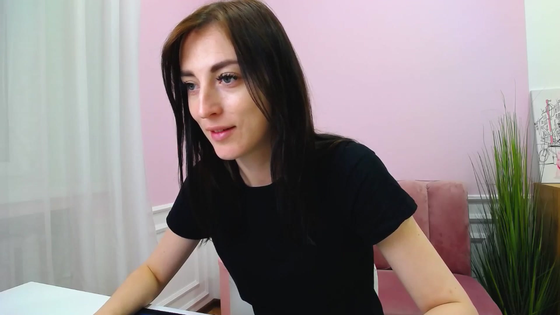 Gallery image thumbnail from KiiraDream's myfreecams stream on, 04/27/2025, 11:20 image 10 of 20