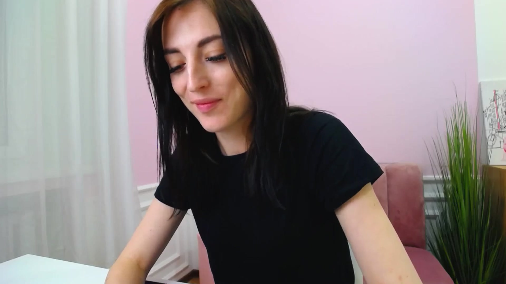 Gallery image thumbnail from KiiraDream's myfreecams stream on, 04/27/2025, 11:20 image 20 of 20