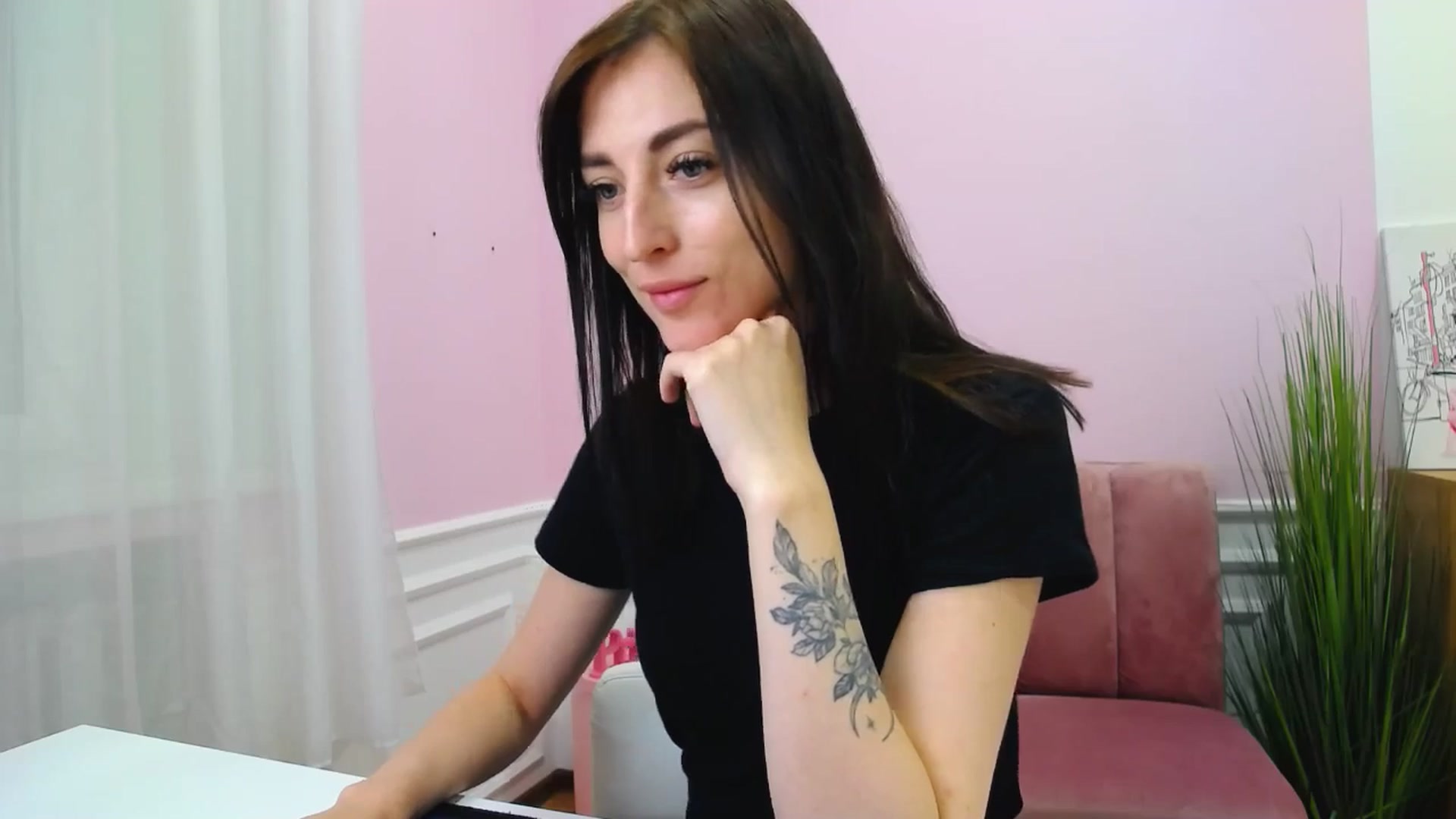 Gallery image thumbnail from KiiraDream's myfreecams stream on, 04/27/2025, 11:59 image 15 of 20