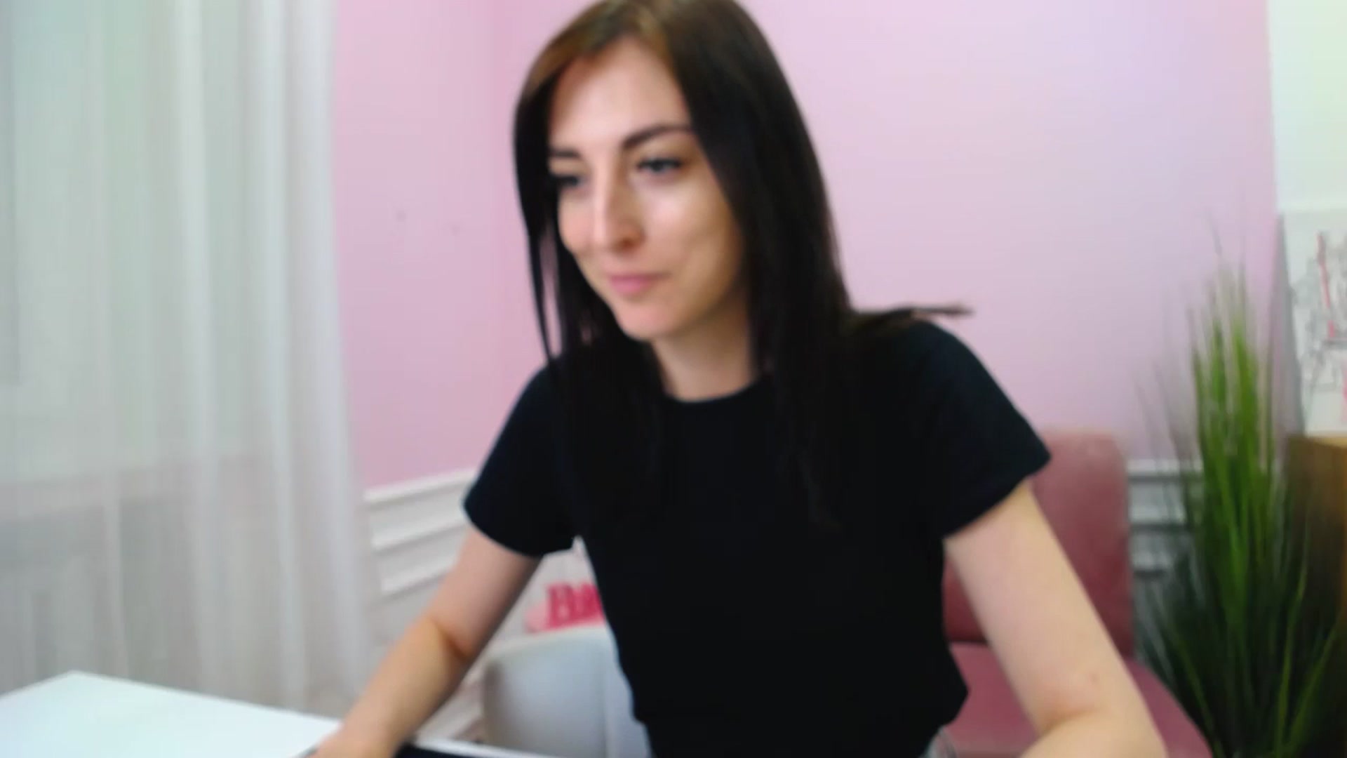 Gallery image thumbnail from KiiraDream's myfreecams stream on, 04/27/2025, 11:59 image 18 of 20