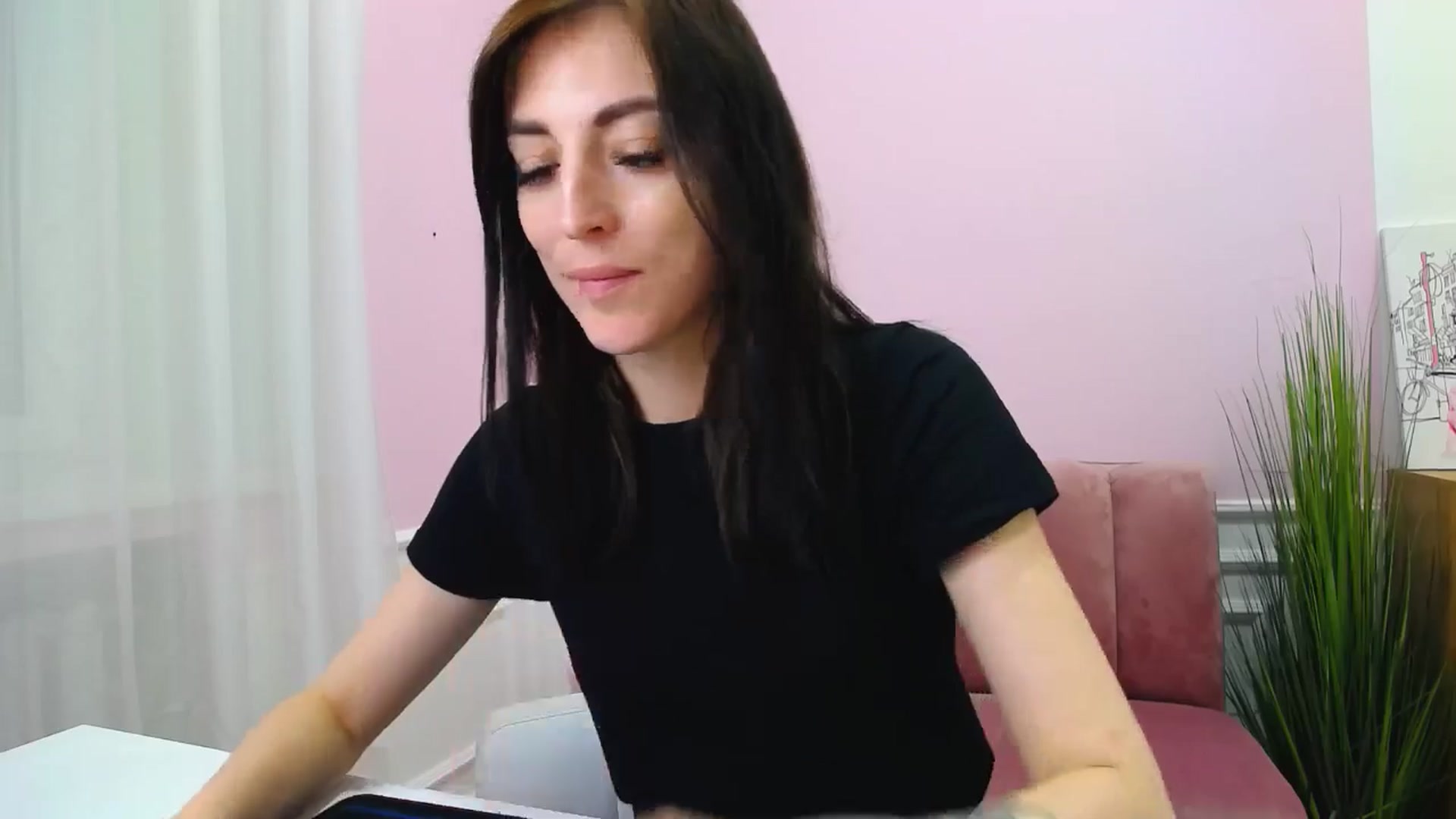 Gallery image thumbnail from KiiraDream's myfreecams stream on, 04/27/2025, 11:59 image 6 of 20
