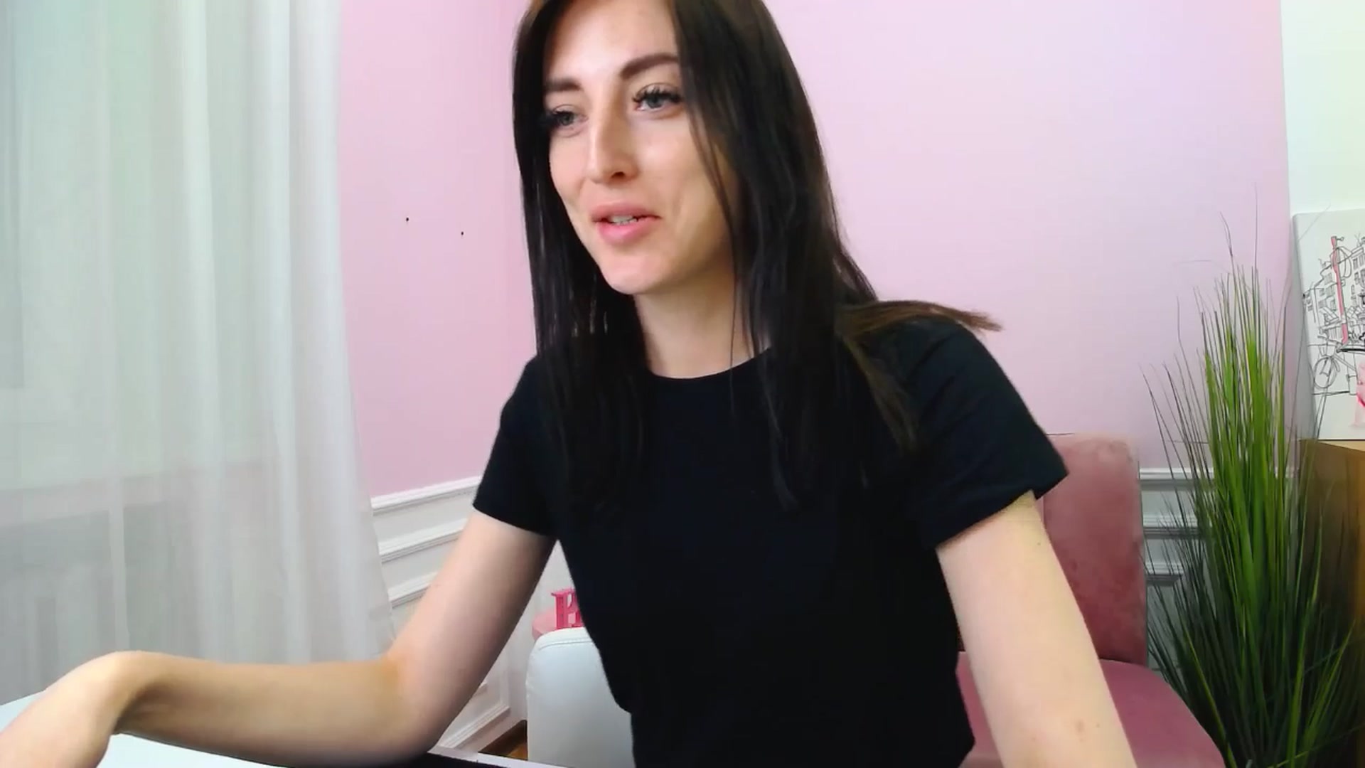 Gallery image thumbnail from KiiraDream's myfreecams stream on, 04/27/2025, 11:59 image 16 of 20