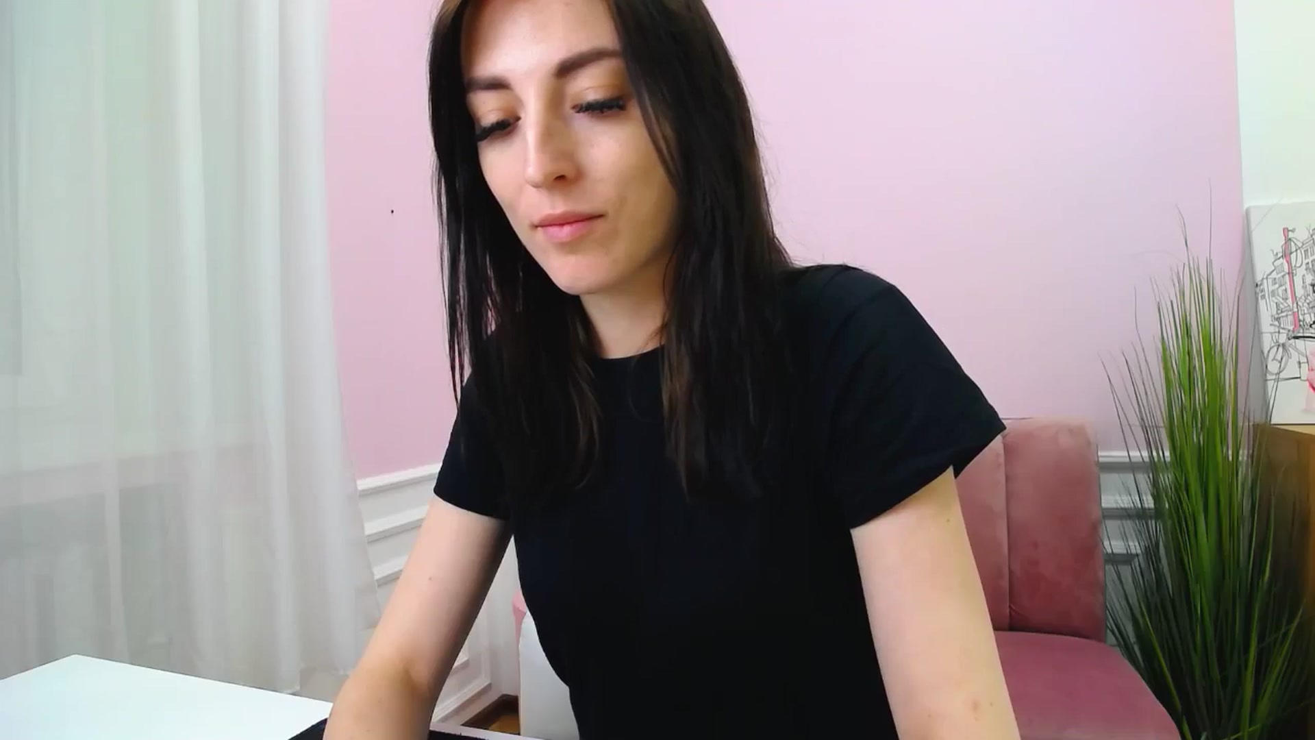 Gallery image thumbnail from KiiraDream's myfreecams stream on, 04/27/2025, 11:59 image 13 of 20
