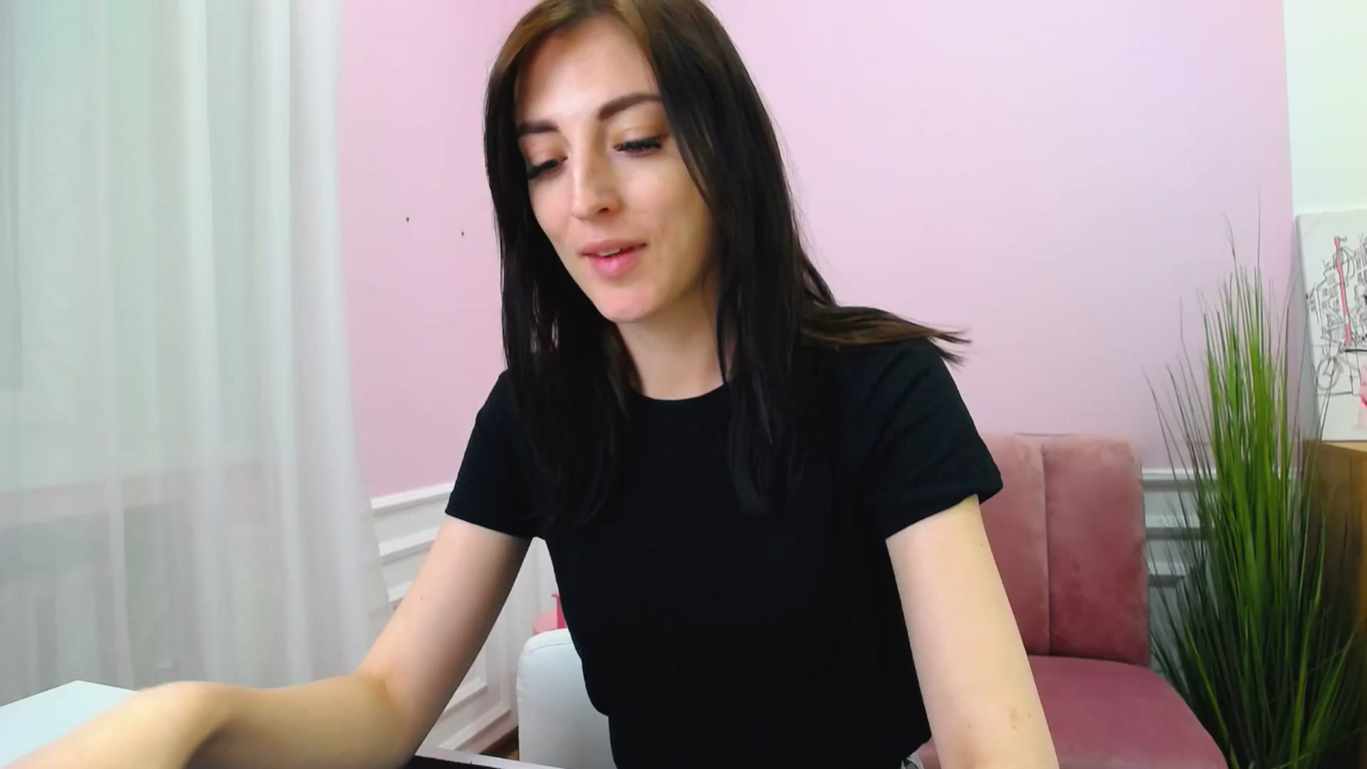 Gallery image thumbnail from KiiraDream's myfreecams stream on, 04/27/2025, 11:59 image 2 of 20