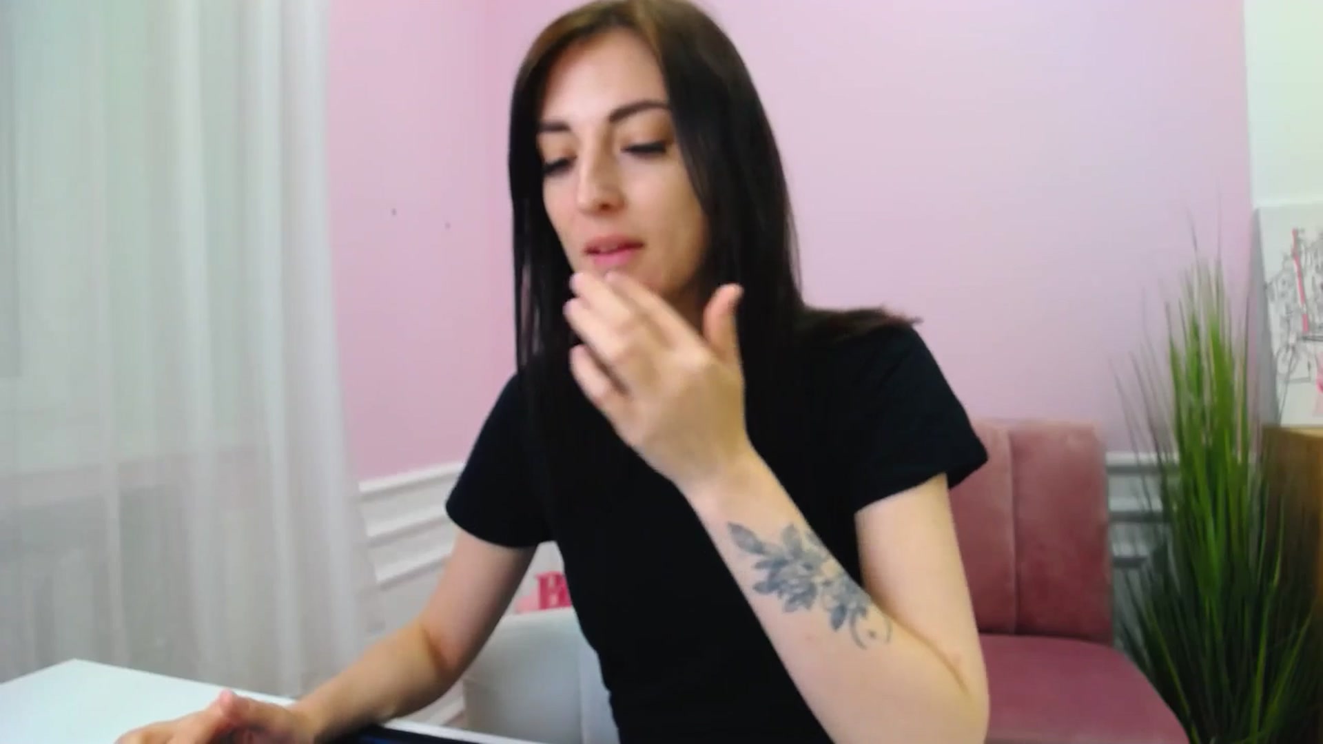 Gallery image thumbnail from KiiraDream's myfreecams stream on, 04/27/2025, 11:59 image 20 of 20