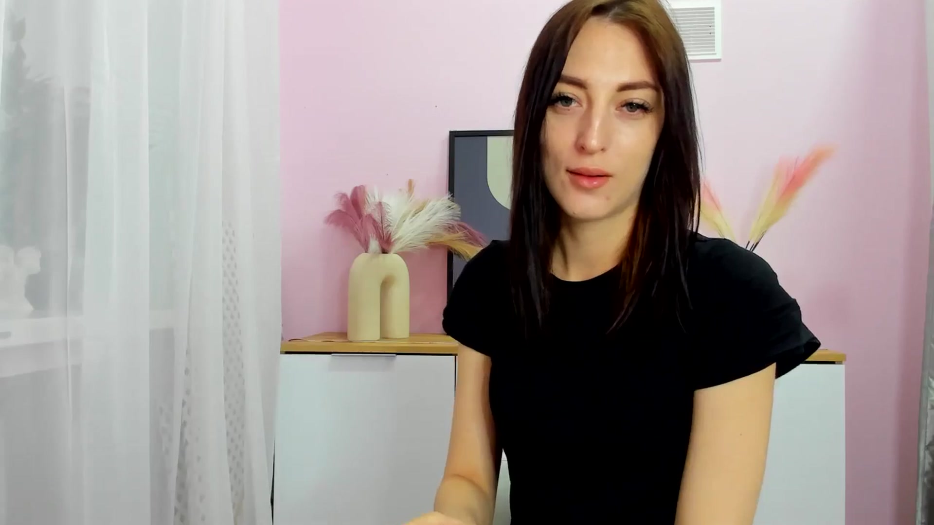 Gallery image thumbnail from KiiraDream's myfreecams stream on, 04/28/2025, 08:16 image 19 of 20