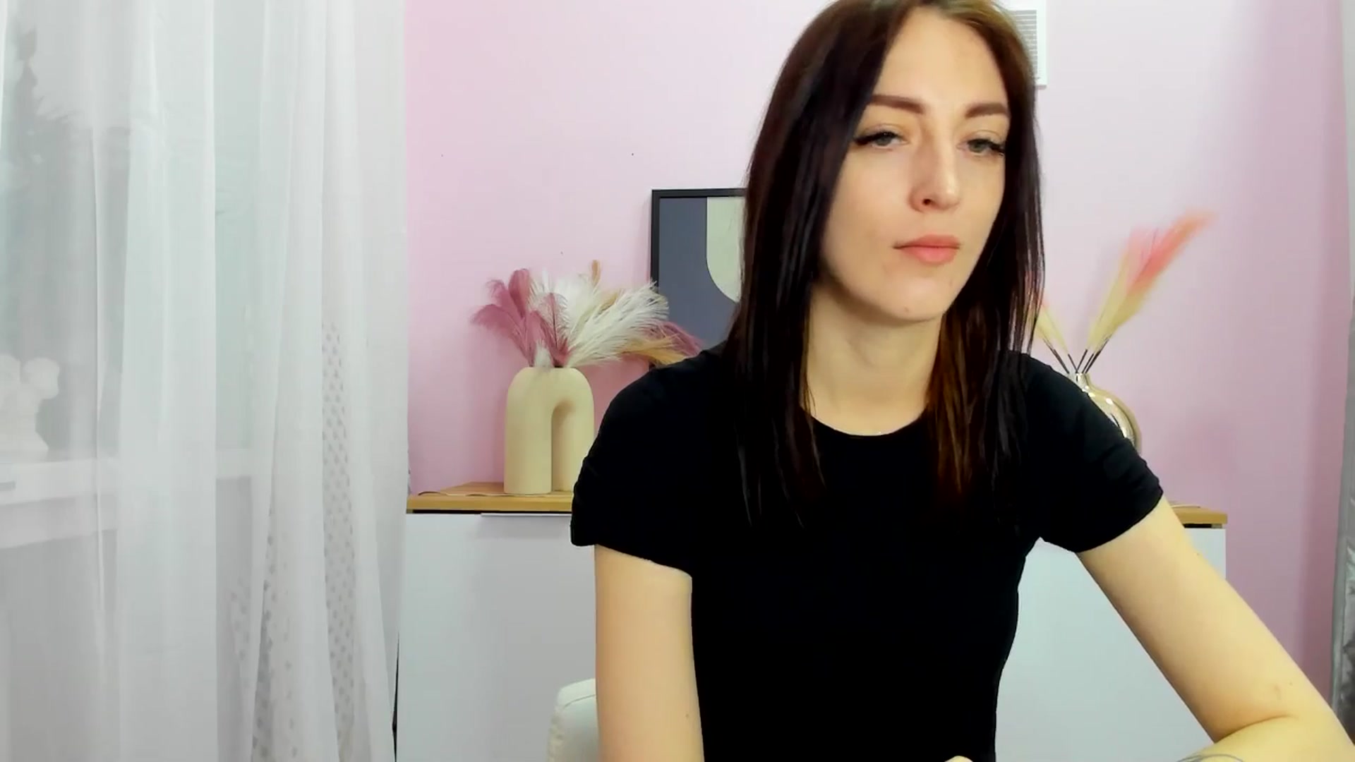 Gallery image thumbnail from KiiraDream's myfreecams stream on, 04/28/2025, 08:16 image 18 of 20