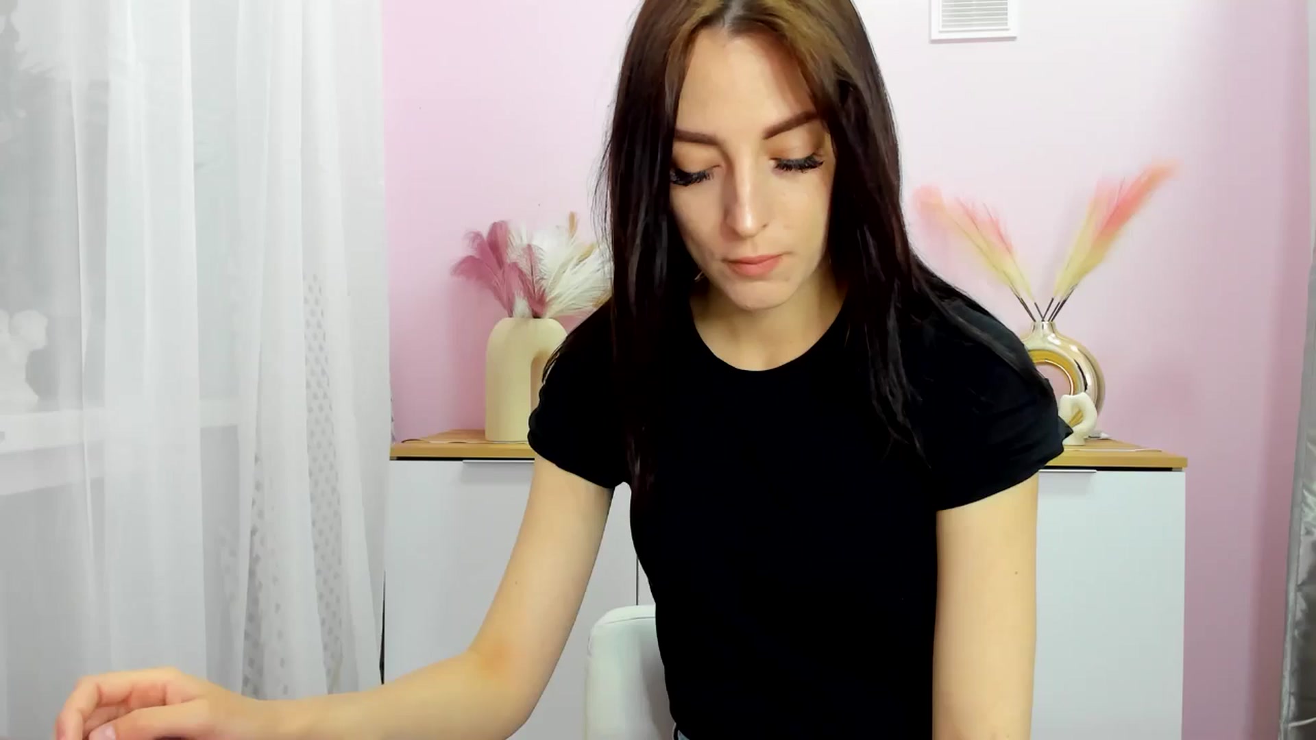 Gallery image thumbnail from KiiraDream's myfreecams stream on, 04/28/2025, 08:16 image 1 of 20