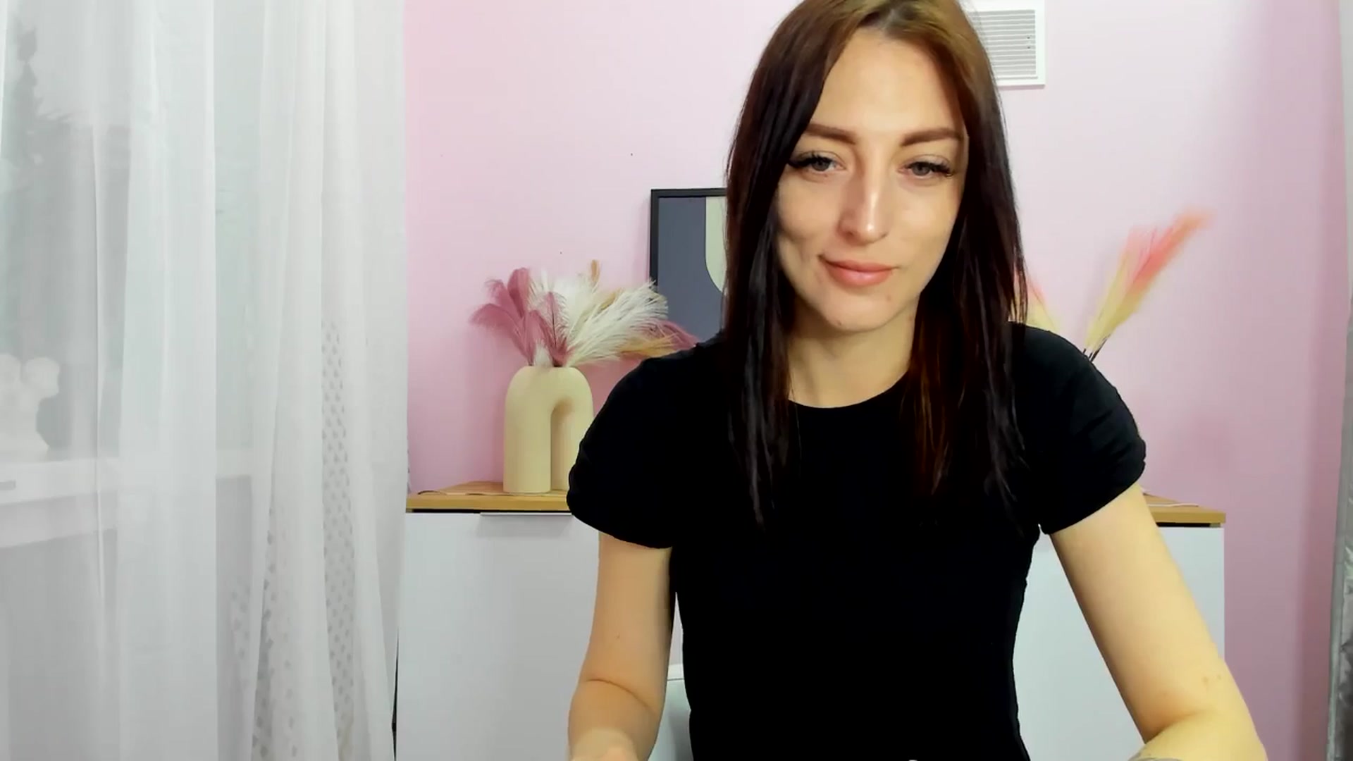 Gallery image thumbnail from KiiraDream's myfreecams stream on, 04/28/2025, 08:16 image 20 of 20