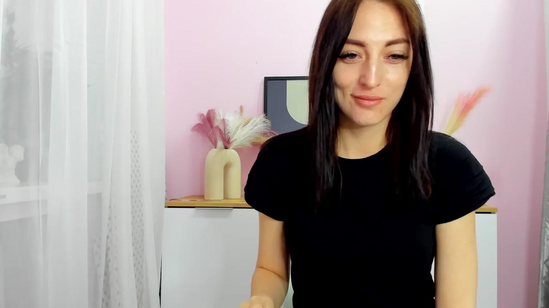 Gallery image thumbnail from KiiraDream's myfreecams stream on, 04/28/2025, 09:46 image 18 of 20