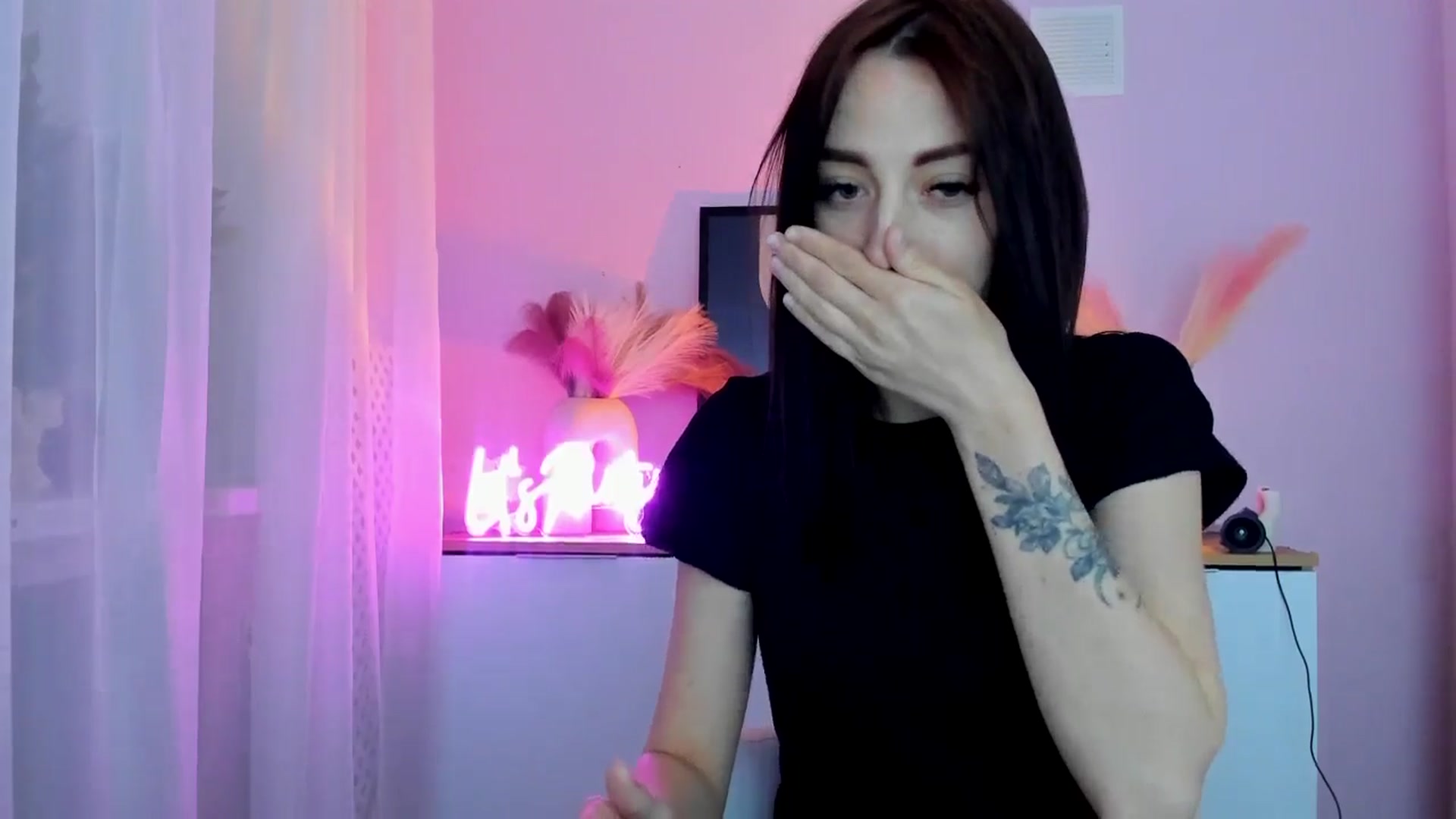 Gallery image thumbnail from KiiraDream's myfreecams stream on, 04/28/2025, 10:30 image 16 of 20