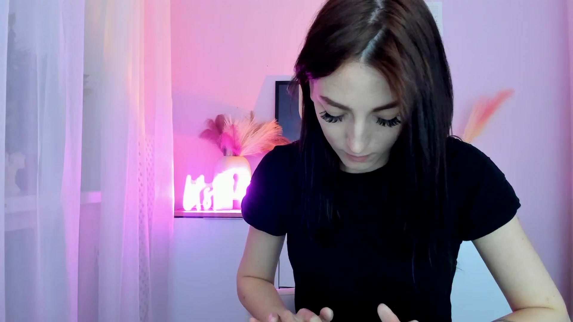 Gallery image thumbnail from KiiraDream's myfreecams stream on, 04/28/2025, 10:30 image 14 of 20