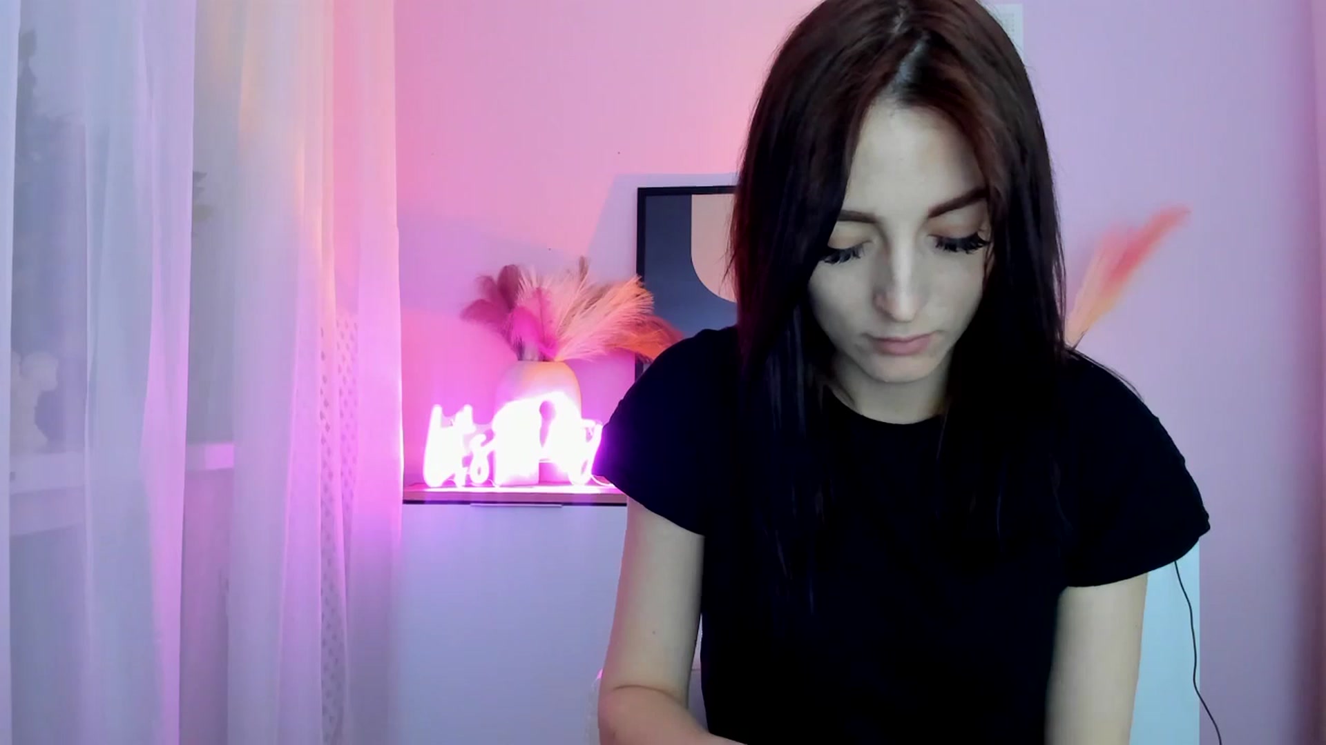 Gallery image thumbnail from KiiraDream's myfreecams stream on, 04/28/2025, 10:30 image 19 of 20