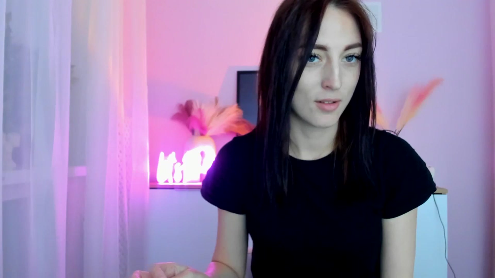Gallery image thumbnail from KiiraDream's myfreecams stream on, 04/28/2025, 10:30 image 17 of 20