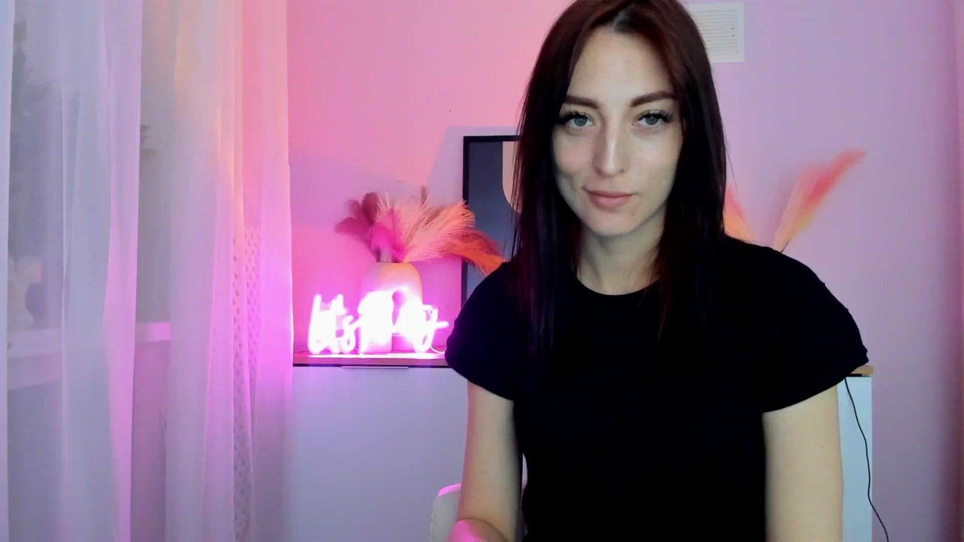 Gallery image thumbnail from KiiraDream's myfreecams stream on, 04/28/2025, 10:30 image 2 of 20