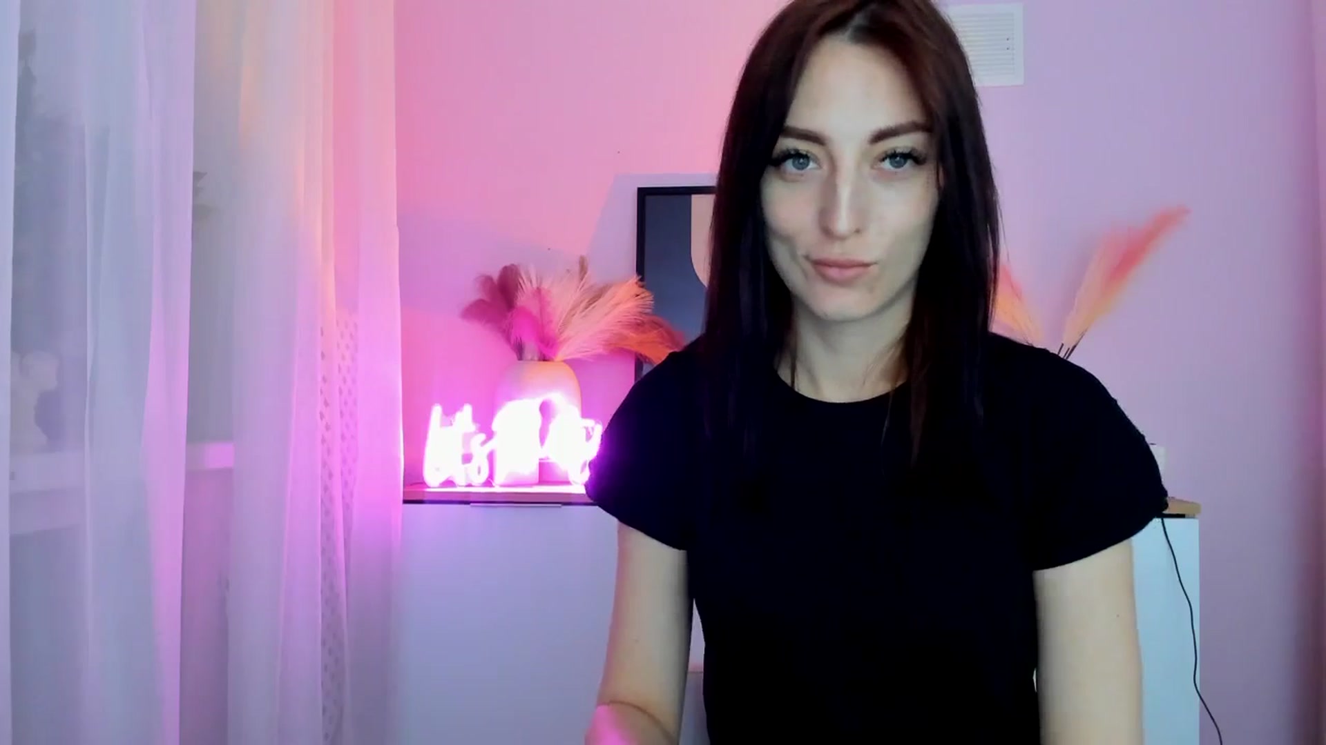 Gallery image thumbnail from KiiraDream's myfreecams stream on, 04/28/2025, 10:30 image 3 of 20