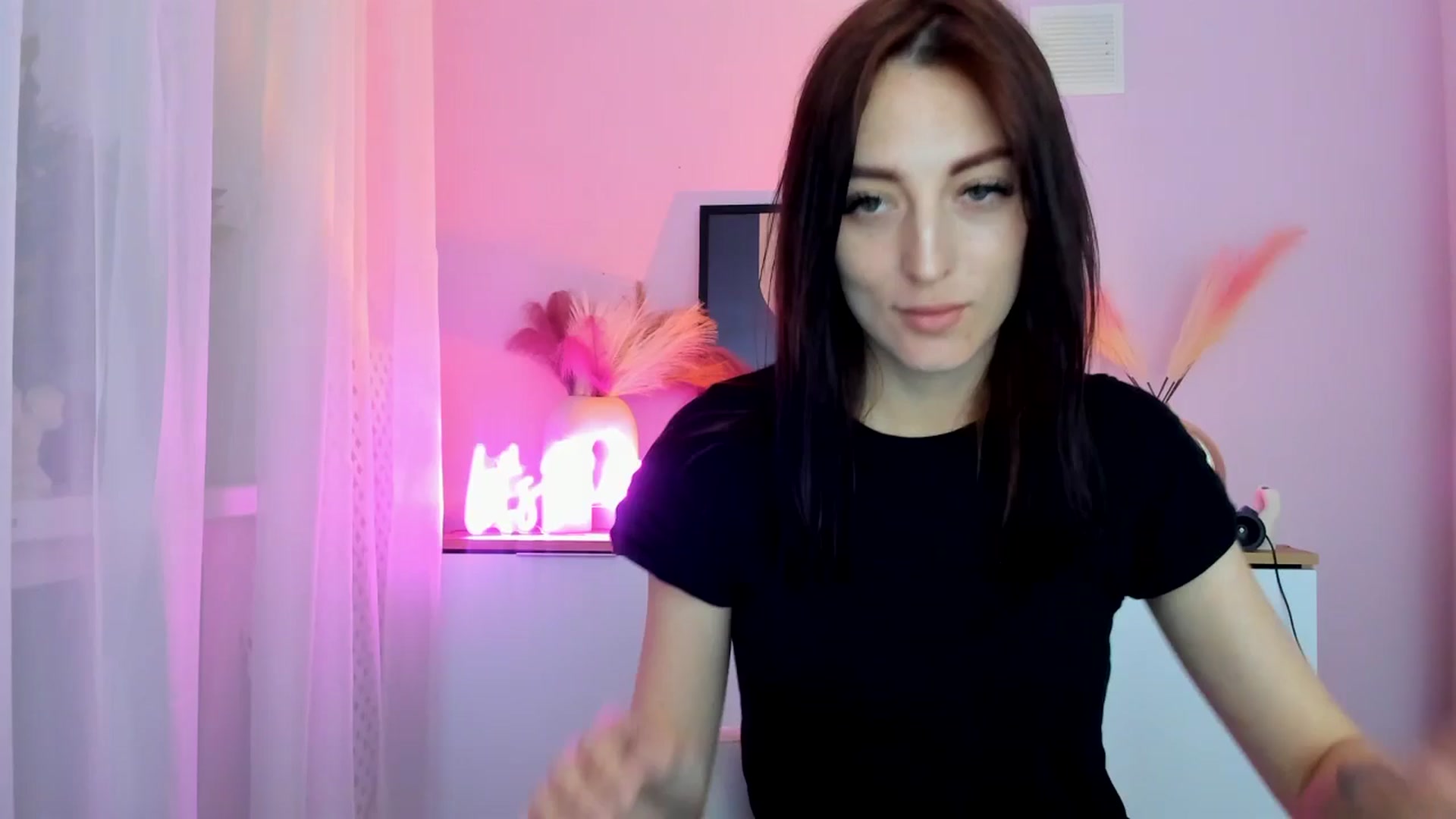 Gallery image thumbnail from KiiraDream's myfreecams stream on, 04/28/2025, 10:30 image 1 of 20