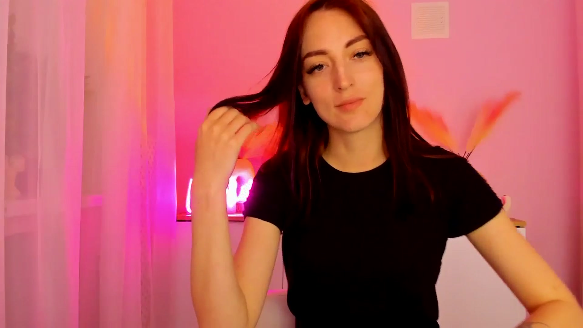 Gallery image thumbnail from KiiraDream's myfreecams stream on, 04/28/2025, 11:43 image 3 of 20