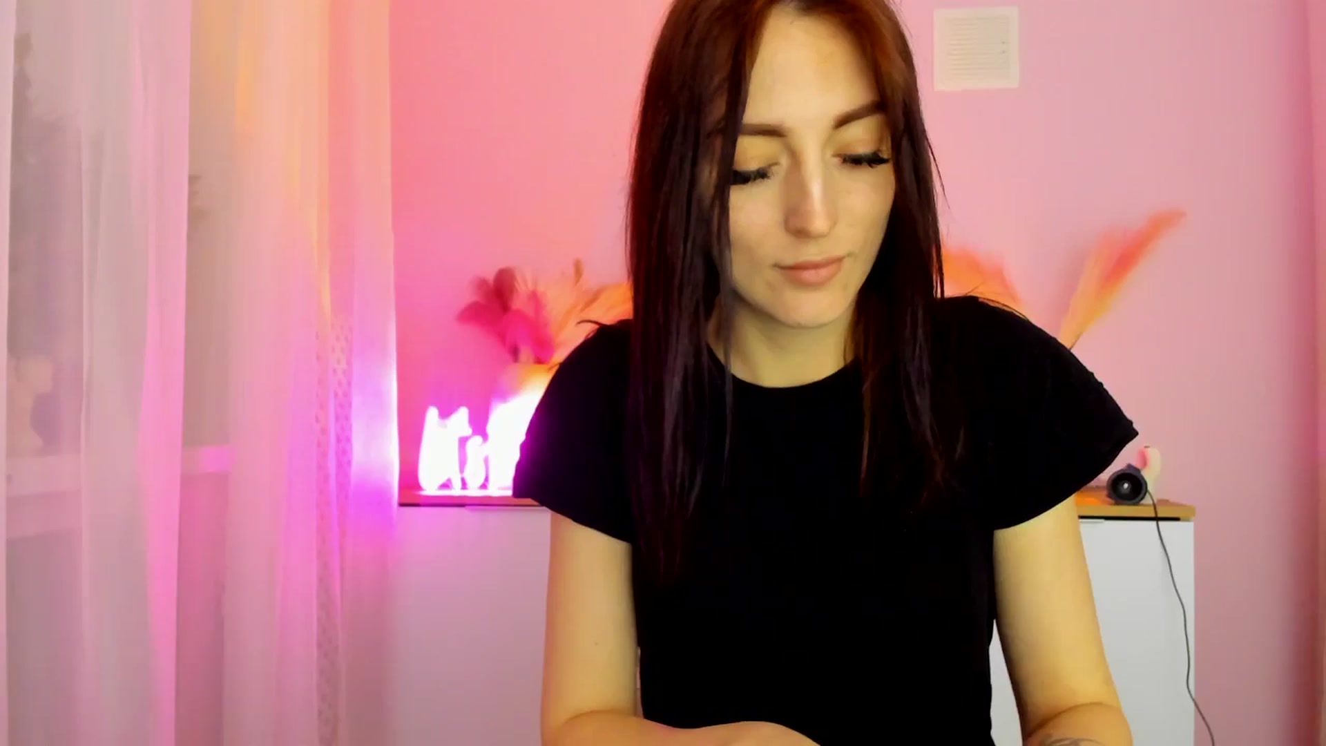 Gallery image thumbnail from KiiraDream's myfreecams stream on, 04/28/2025, 11:43 image 19 of 20
