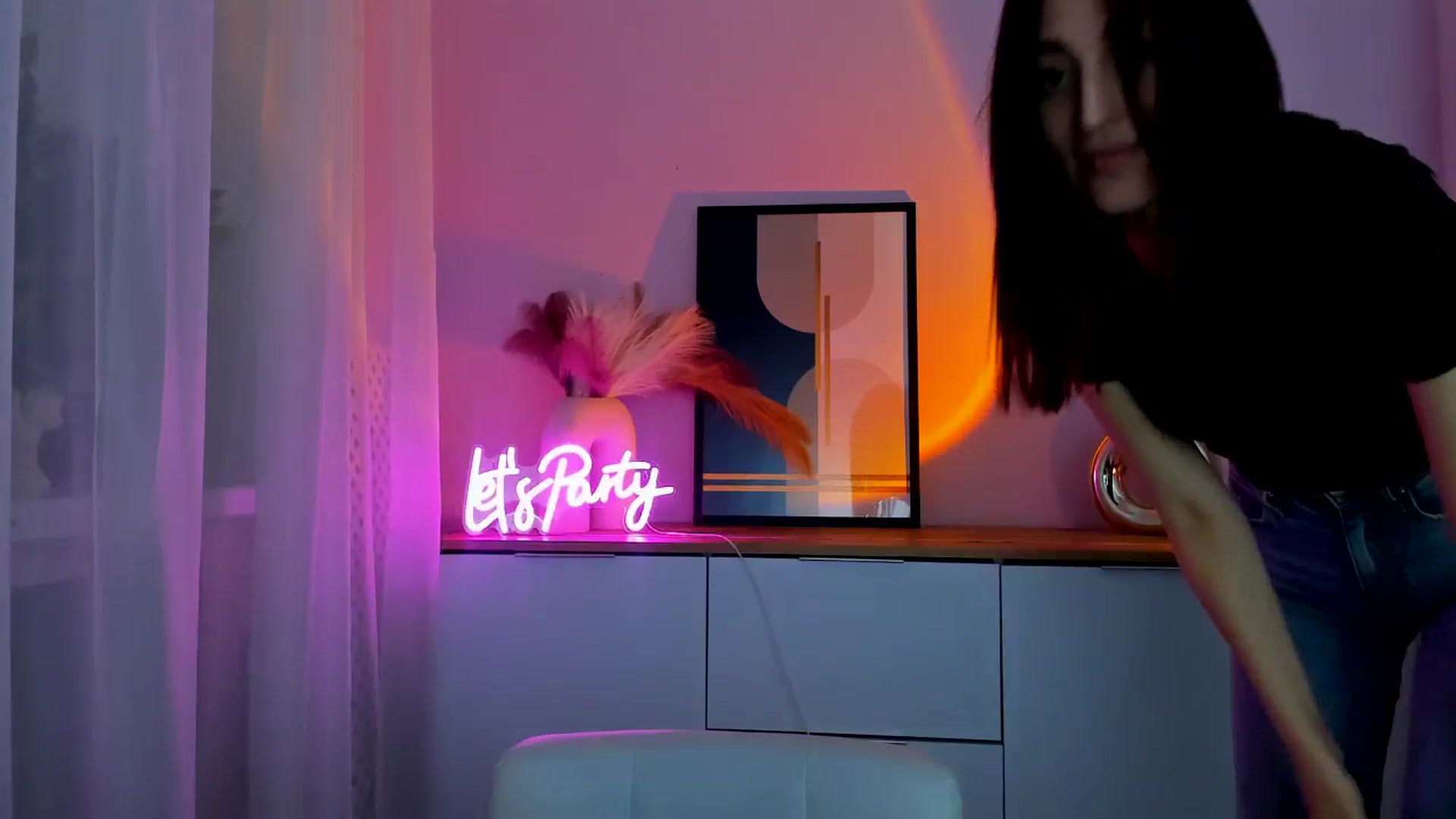 Gallery image thumbnail from KiiraDream's myfreecams stream on, 04/28/2025, 11:43 image 12 of 20