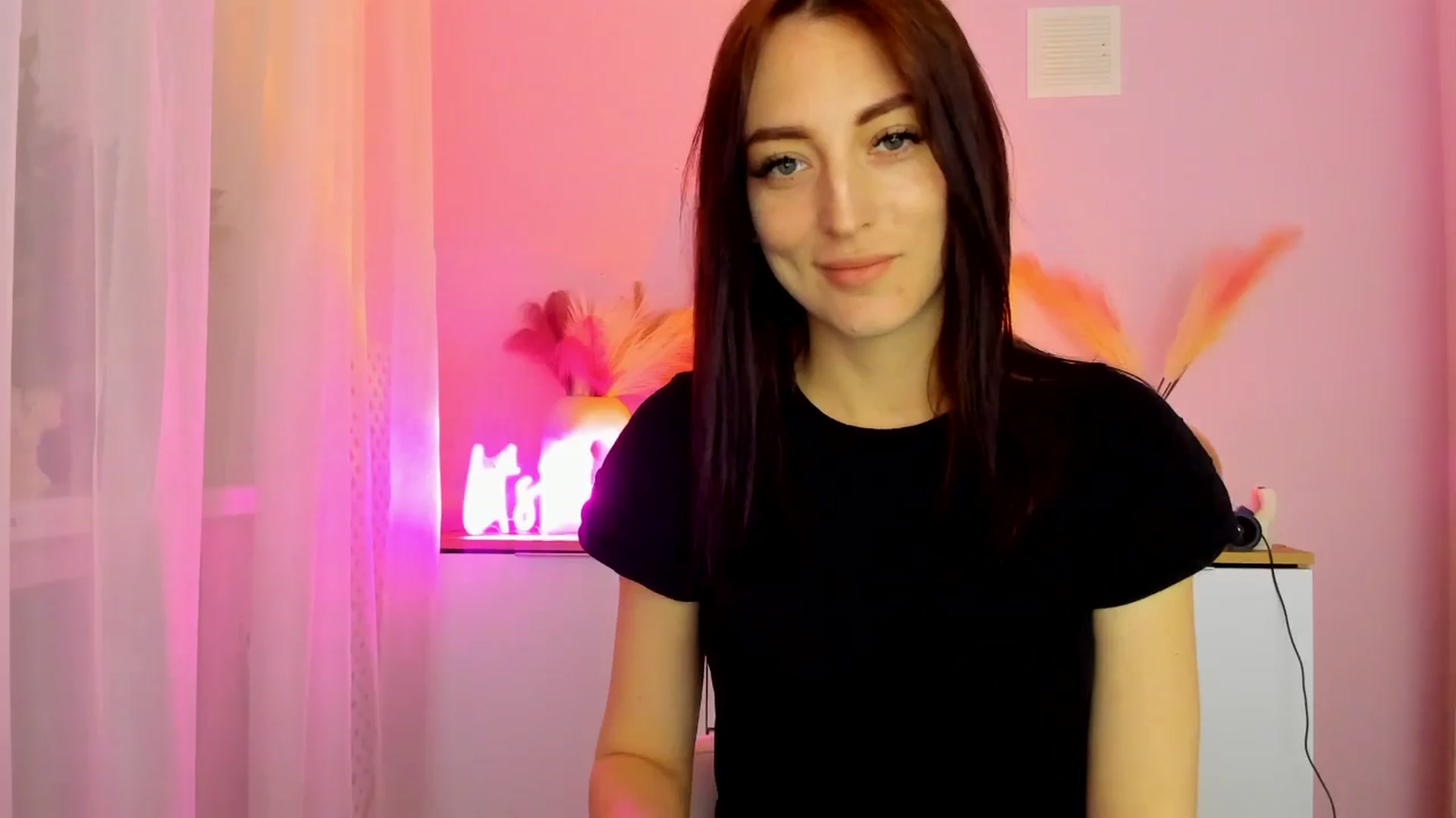 Gallery image thumbnail from KiiraDream's myfreecams stream on, 04/28/2025, 11:43 image 20 of 20