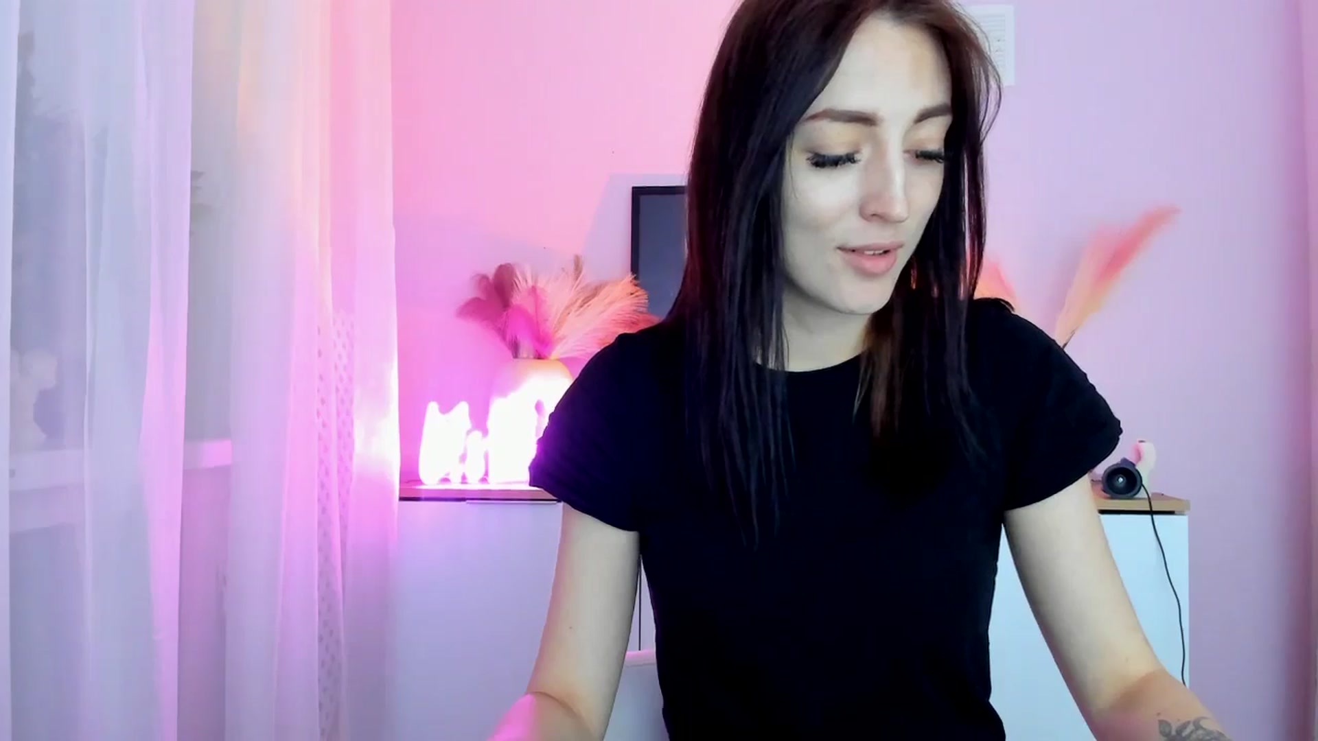 Gallery image thumbnail from KiiraDream's myfreecams stream on, 04/28/2025, 11:43 image 10 of 20