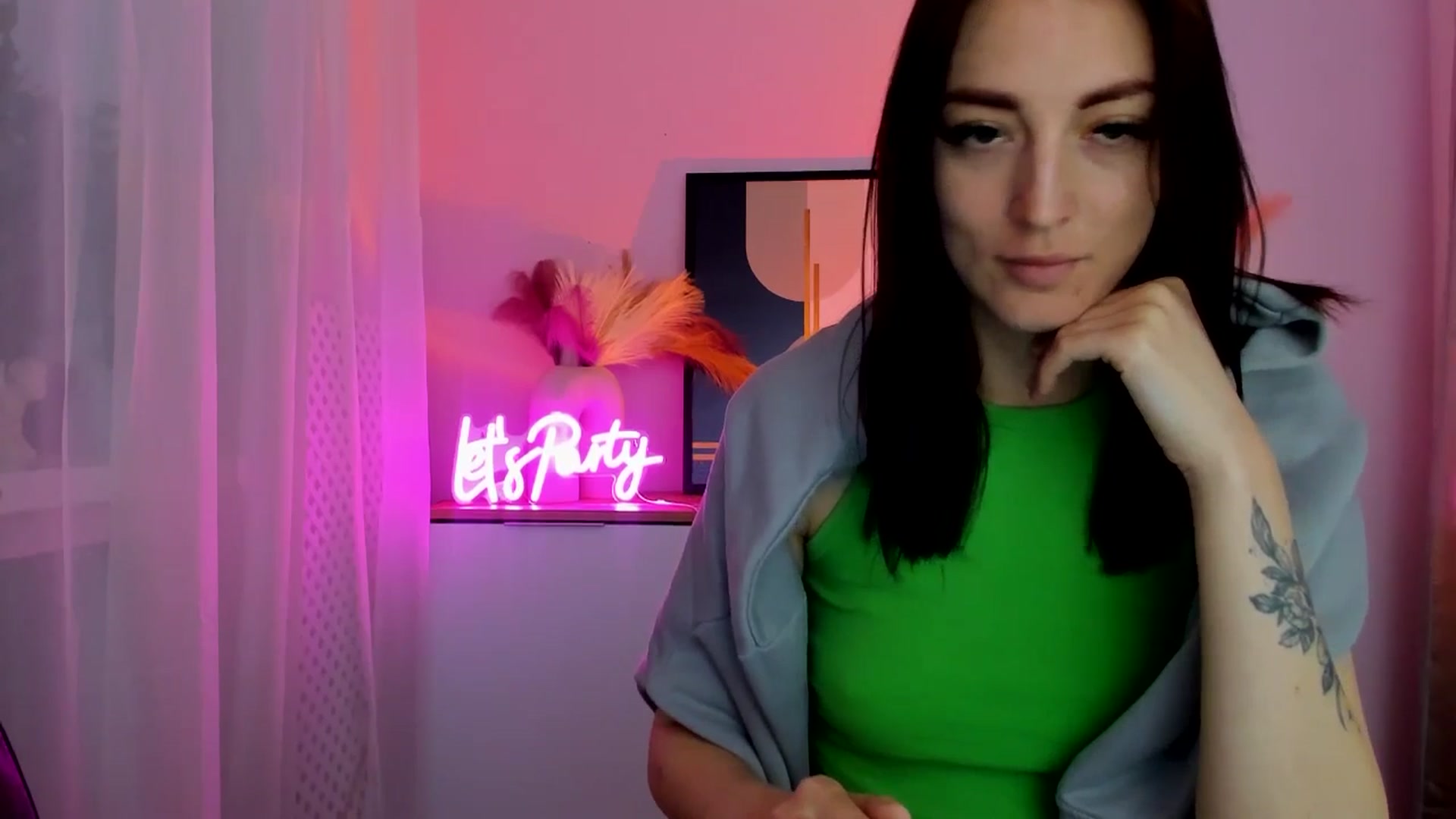 Gallery image thumbnail from KiiraDream's myfreecams stream on, 04/29/2025, 10:32 image 19 of 20