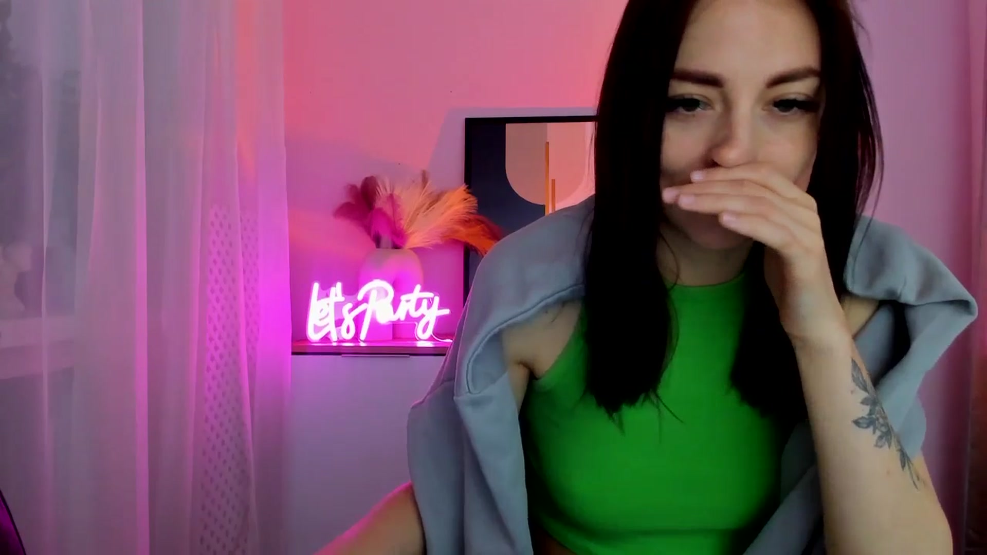 Gallery image thumbnail from KiiraDream's myfreecams stream on, 04/29/2025, 10:32 image 5 of 20