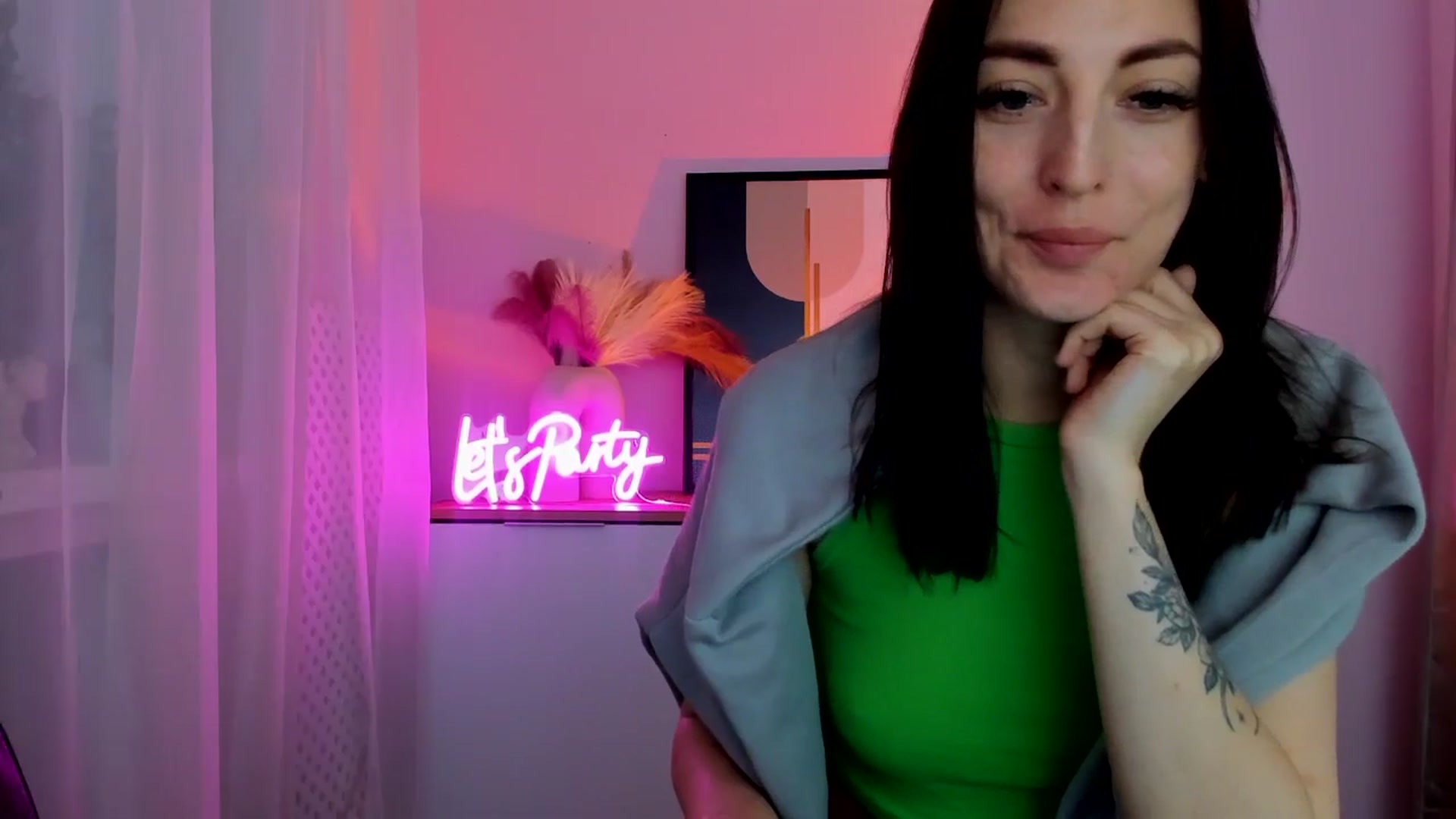 Gallery image thumbnail from KiiraDream's myfreecams stream on, 04/29/2025, 10:32 image 18 of 20