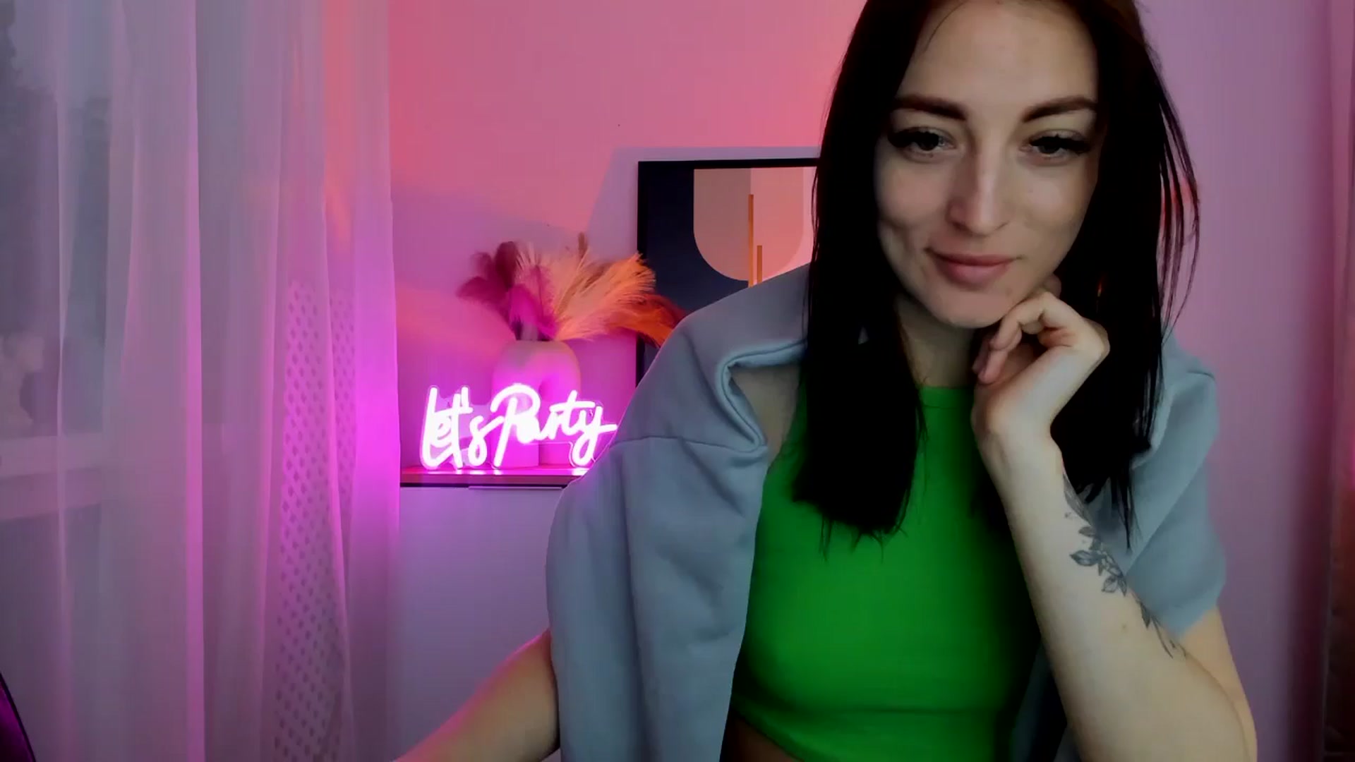 Gallery image thumbnail from KiiraDream's myfreecams stream on, 04/29/2025, 10:32 image 1 of 20