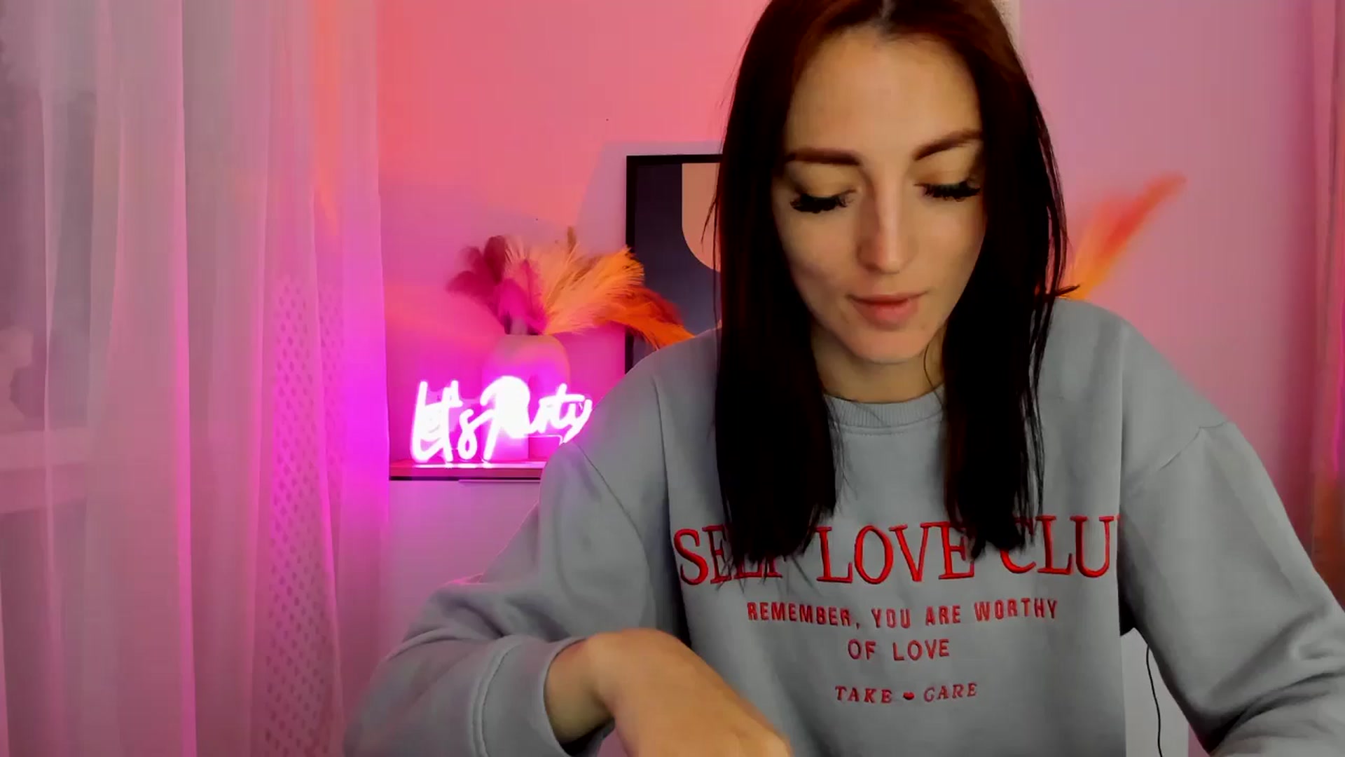 Gallery image thumbnail from KiiraDream's myfreecams stream on, 04/29/2025, 12:42 image 13 of 20