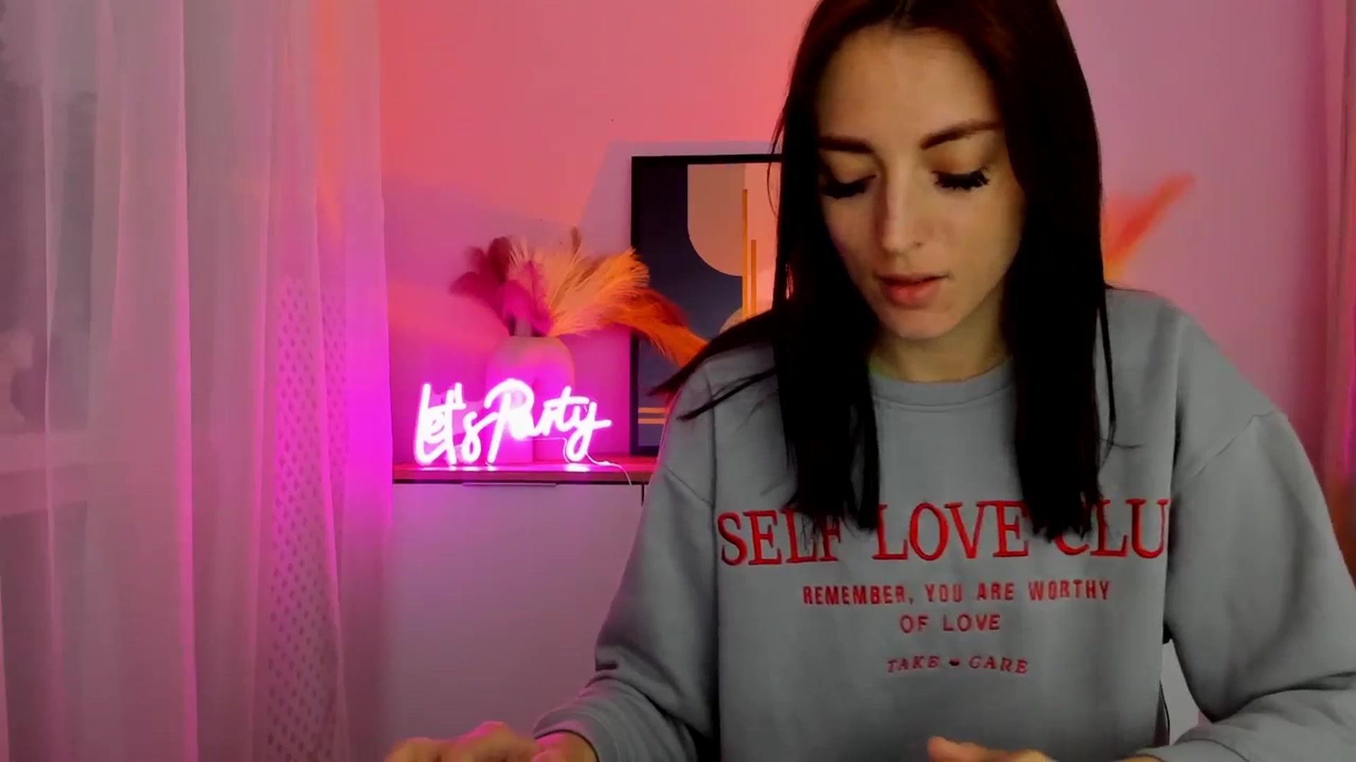 Gallery image thumbnail from KiiraDream's myfreecams stream on, 04/29/2025, 12:42 image 8 of 20