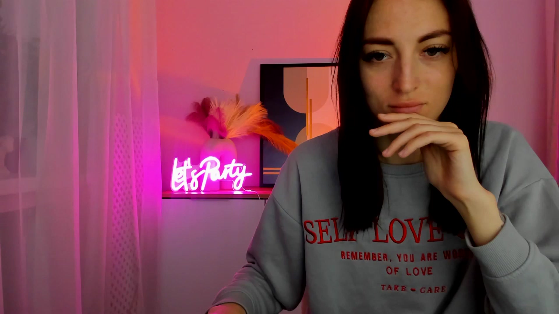 Gallery image thumbnail from KiiraDream's myfreecams stream on, 04/29/2025, 12:42 image 6 of 20